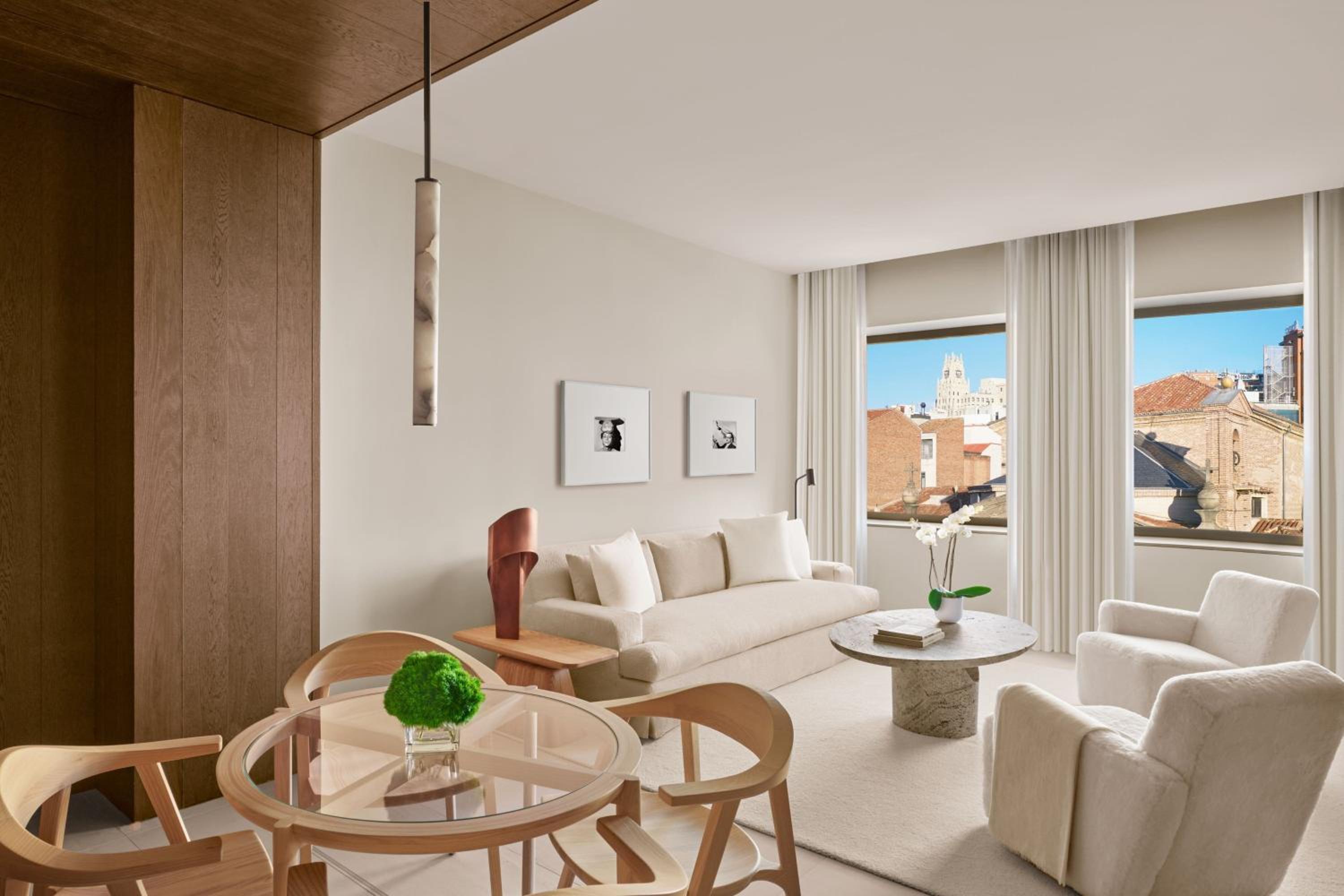 One-Bedroom Superior King Suite