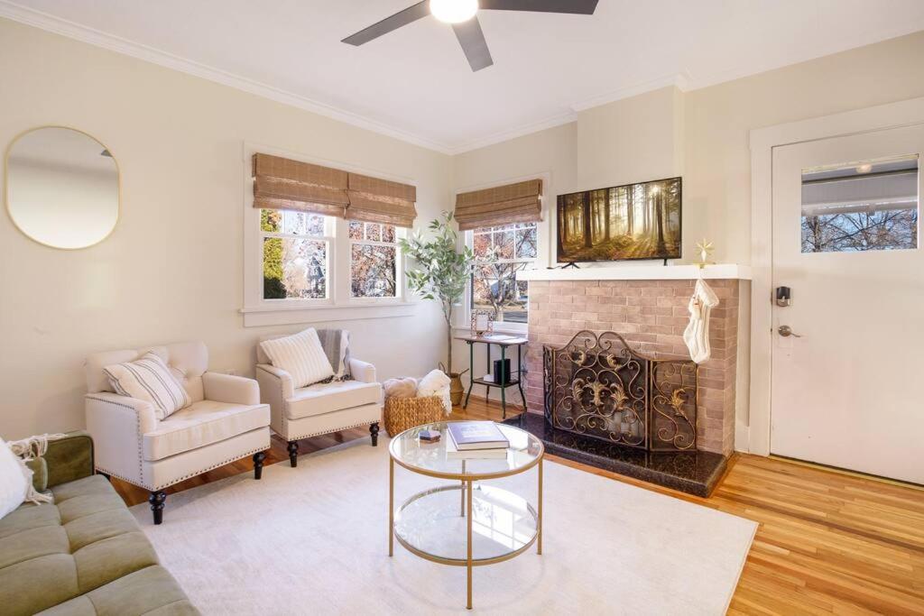 Three-Bedroom House photo 1