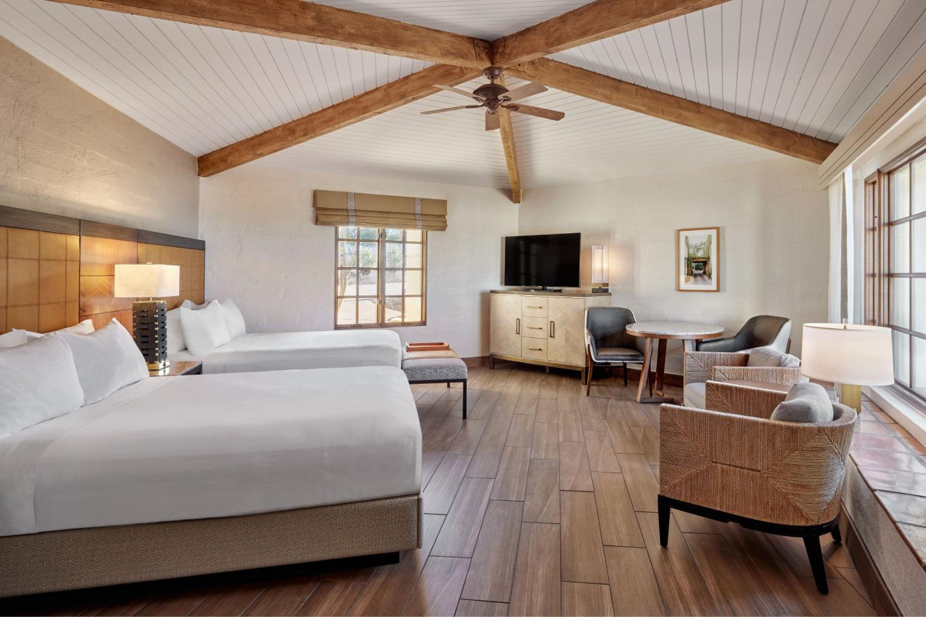 Queen Room with Two Queen Beds - Photo 3