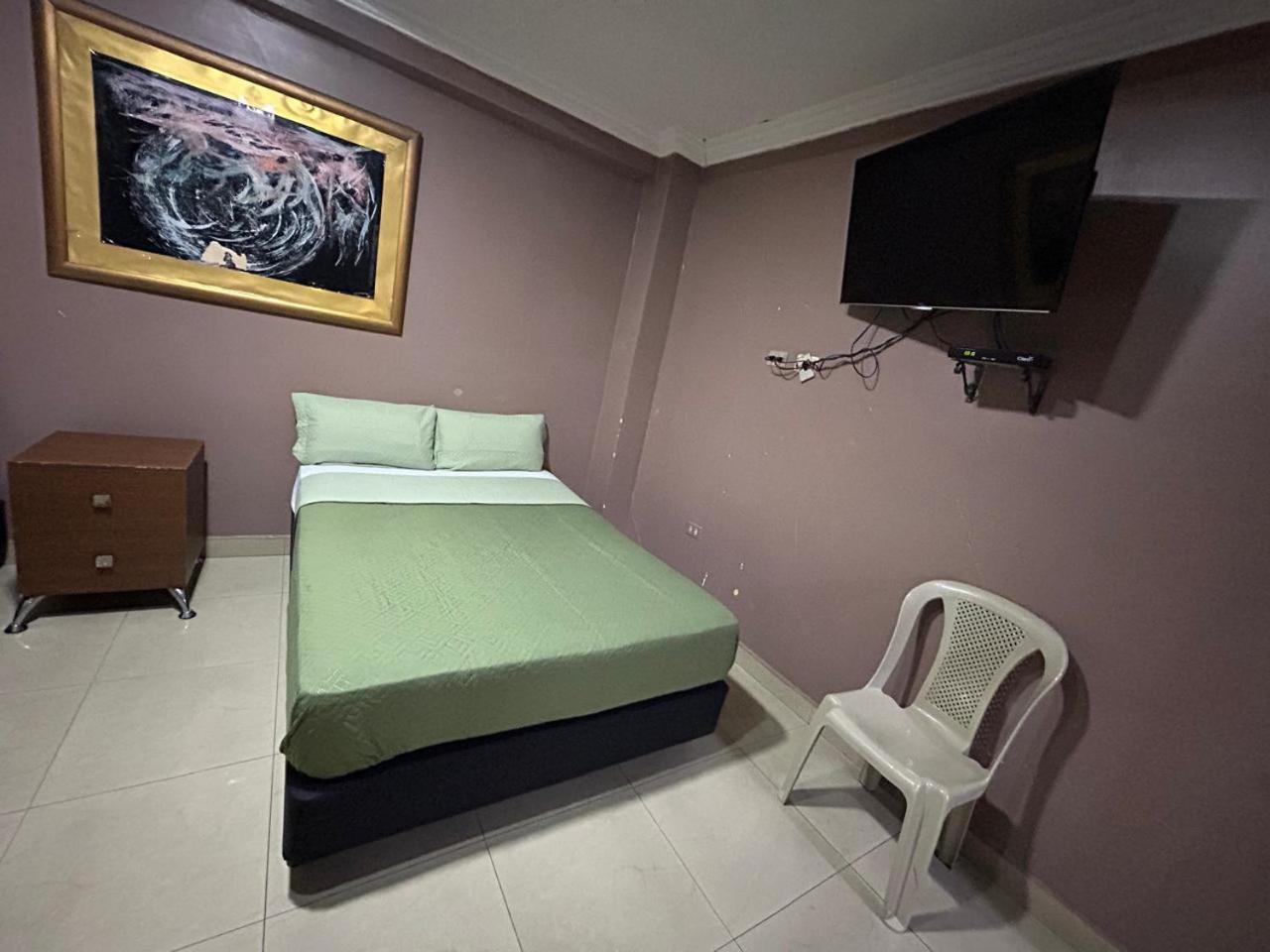 Large Single Room photo 2