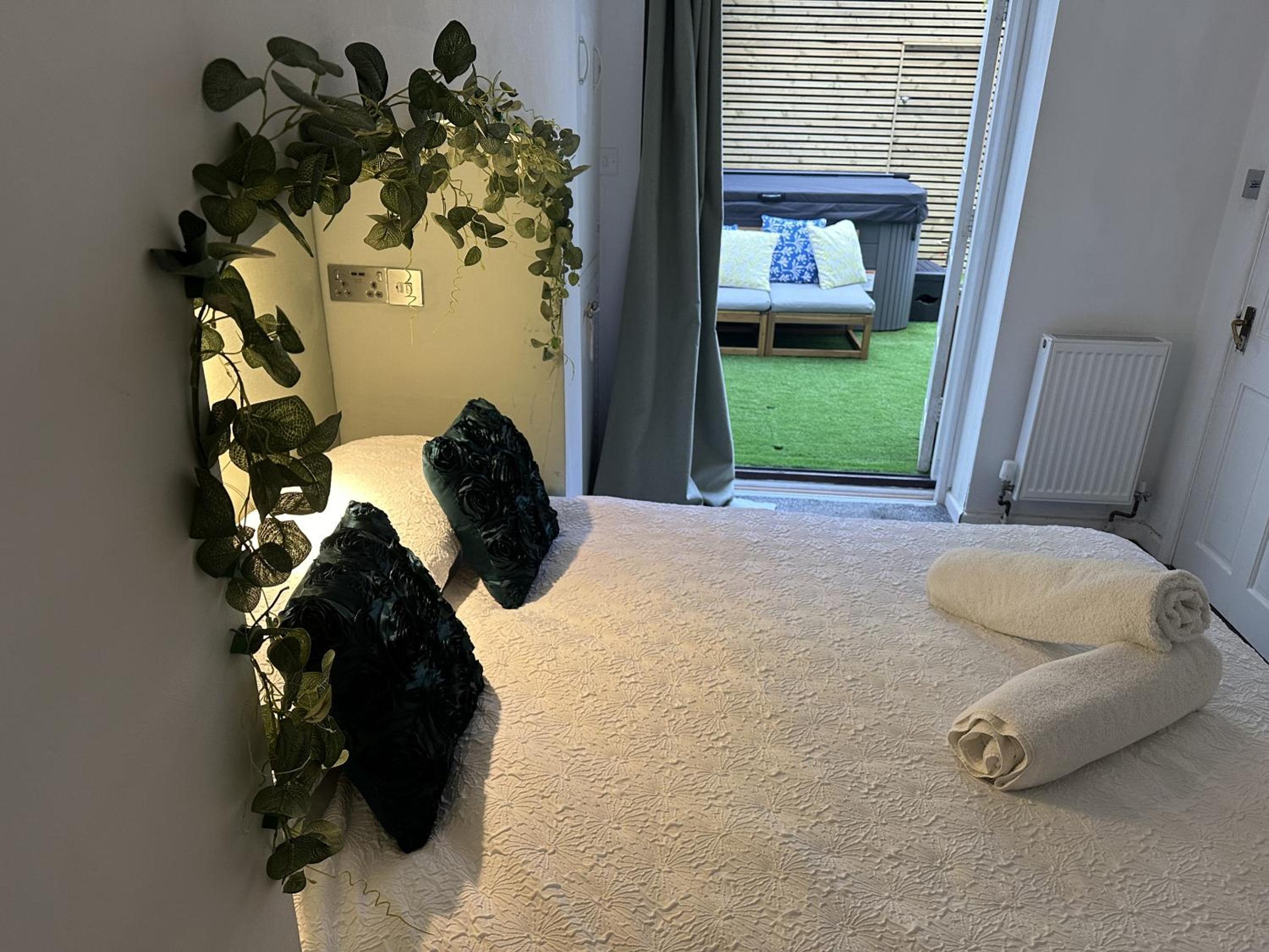 Three-Bedroom Deluxe Apartment