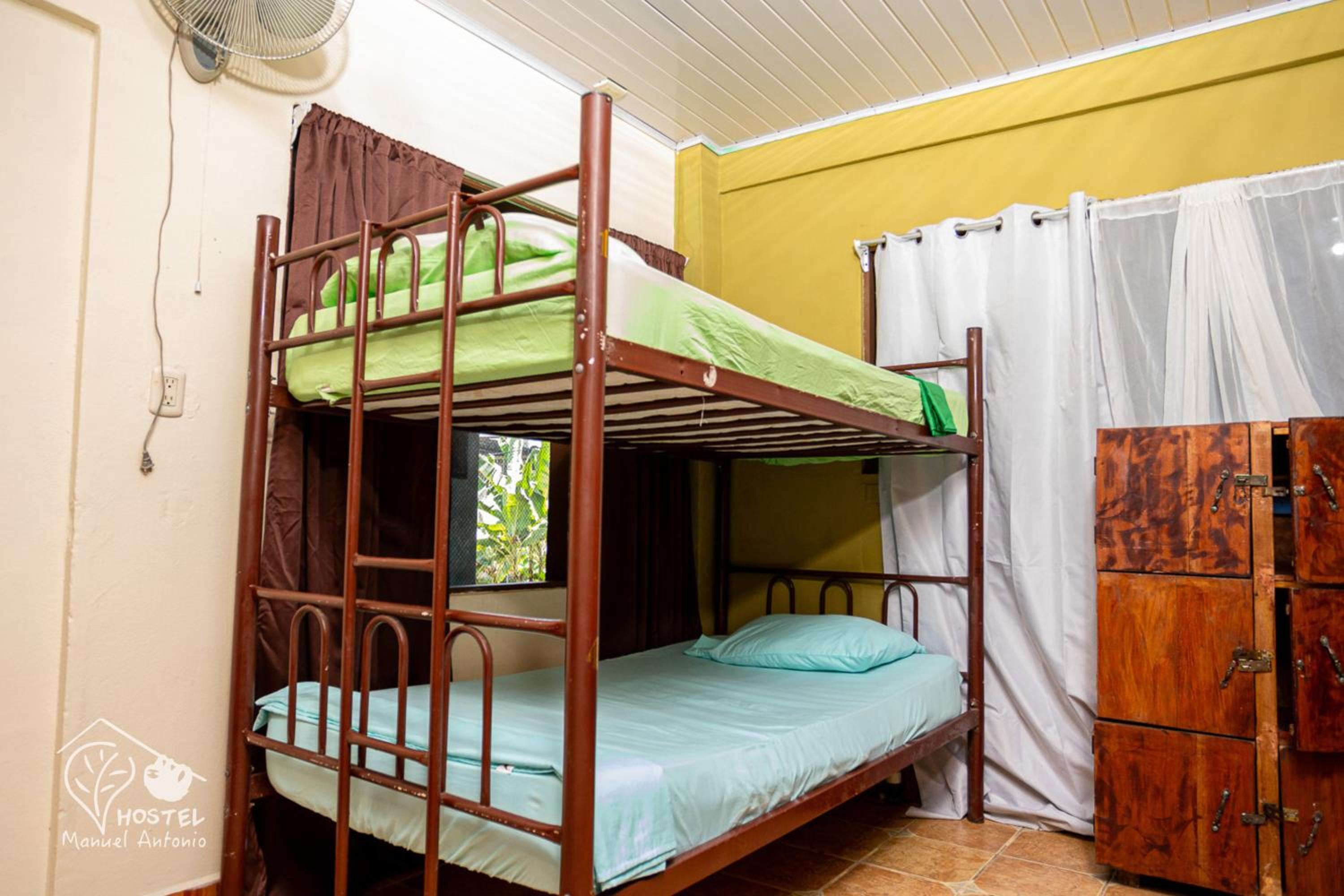 Bed in 6-Bed Mixed Dormitory Room photo 3