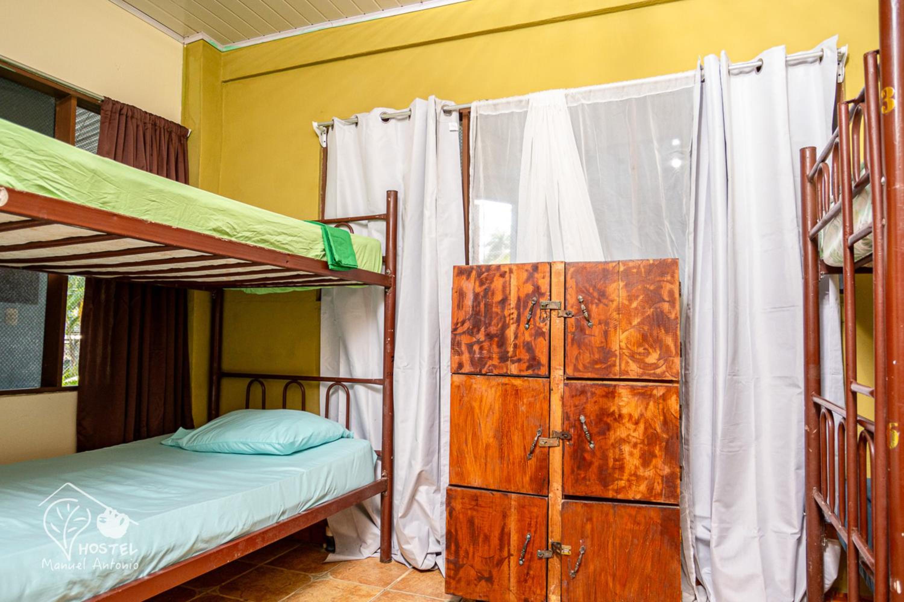 Bed in 6-Bed Mixed Dormitory Room photo 2