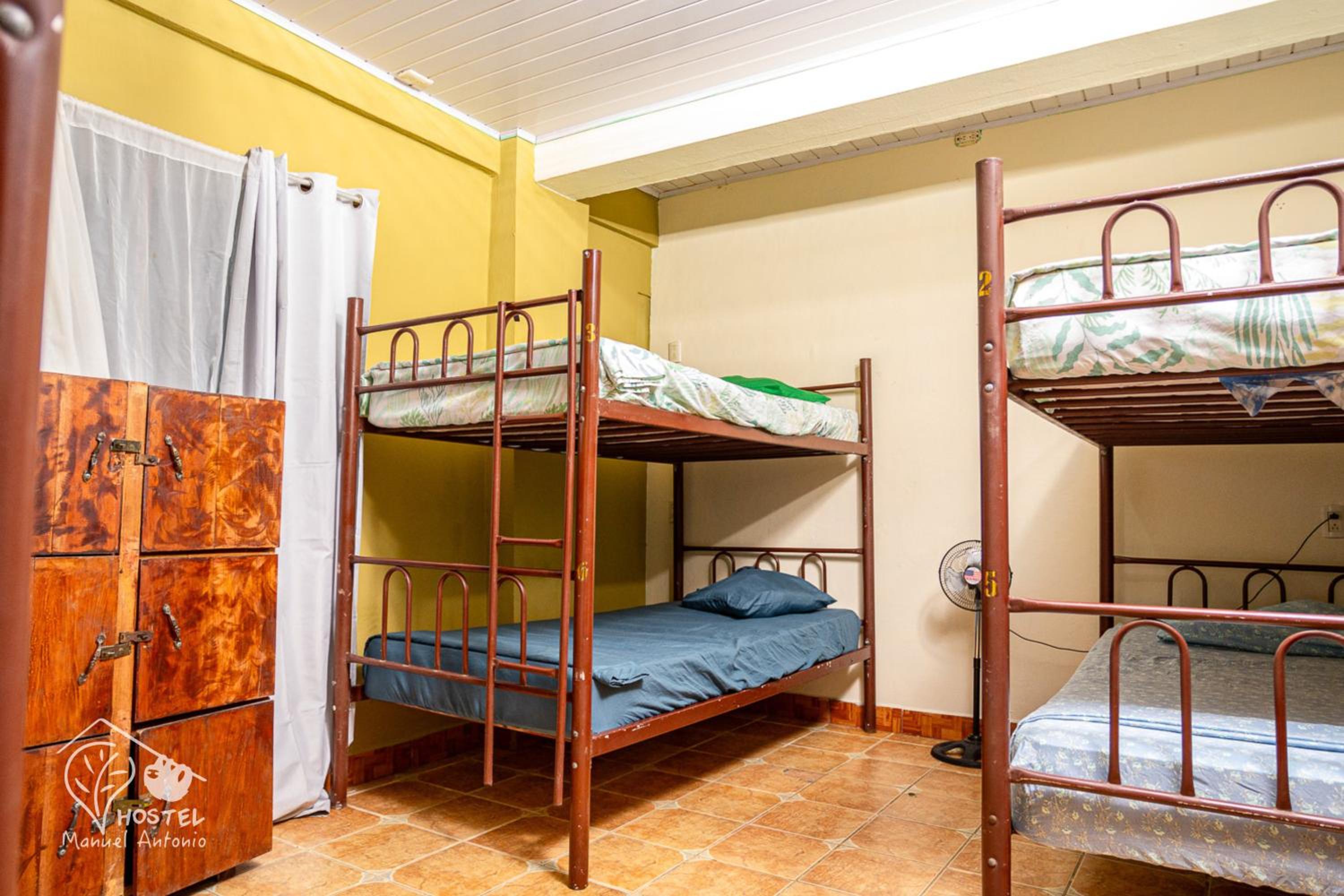 Bed in 6-Bed Mixed Dormitory Room photo 1