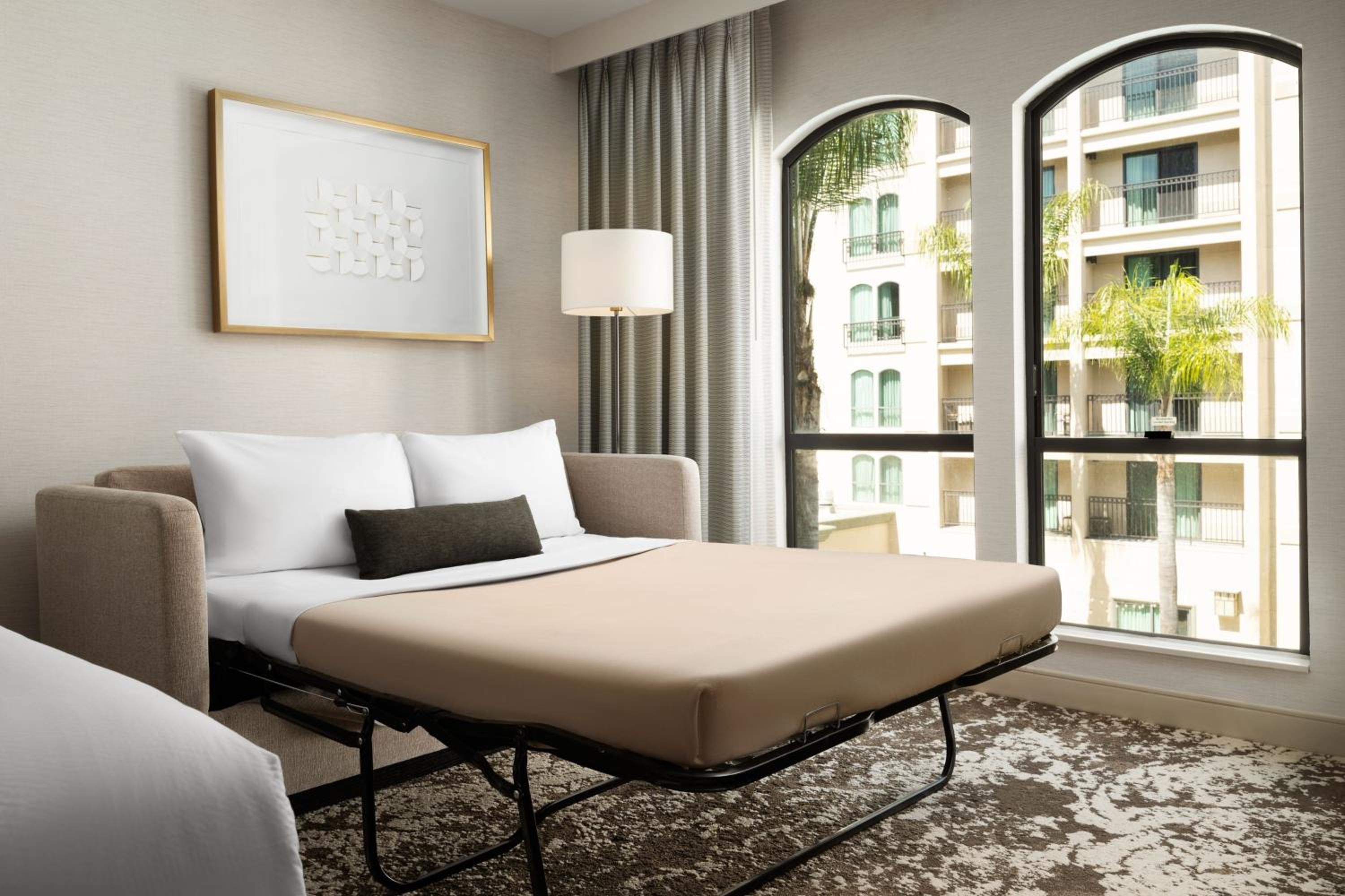 King Room with Sofa Bed and Pool View - Photo 6