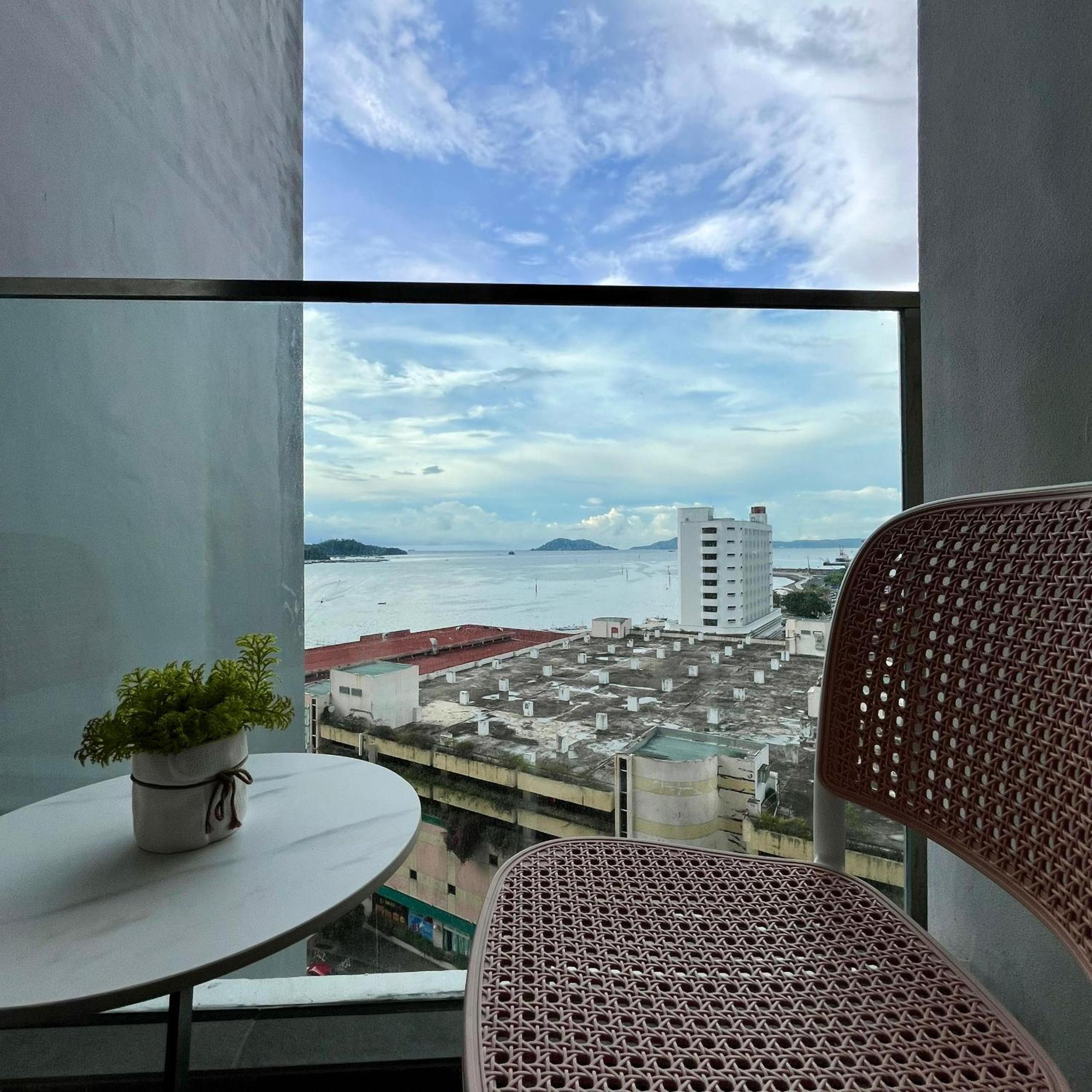Deluxe Suite with Sea View