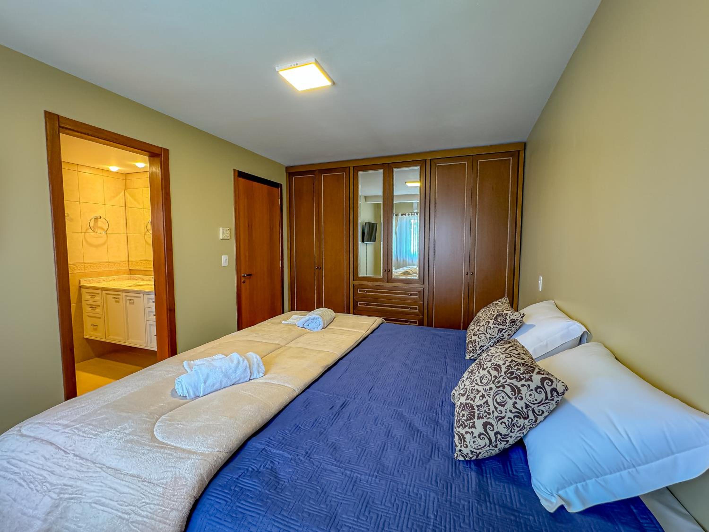Three-Bedroom Apartment photo 1