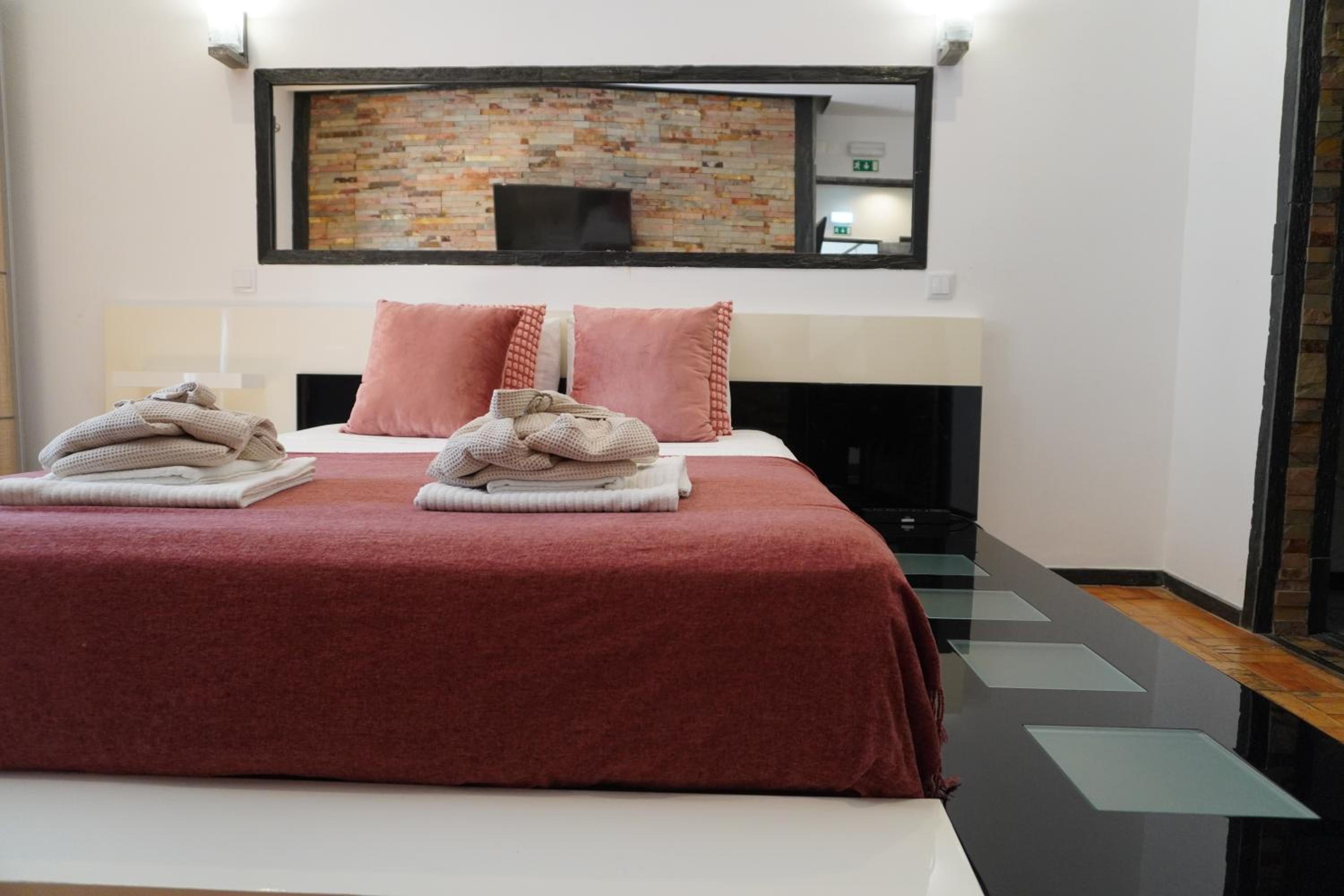 Deluxe Suite - Photo 1