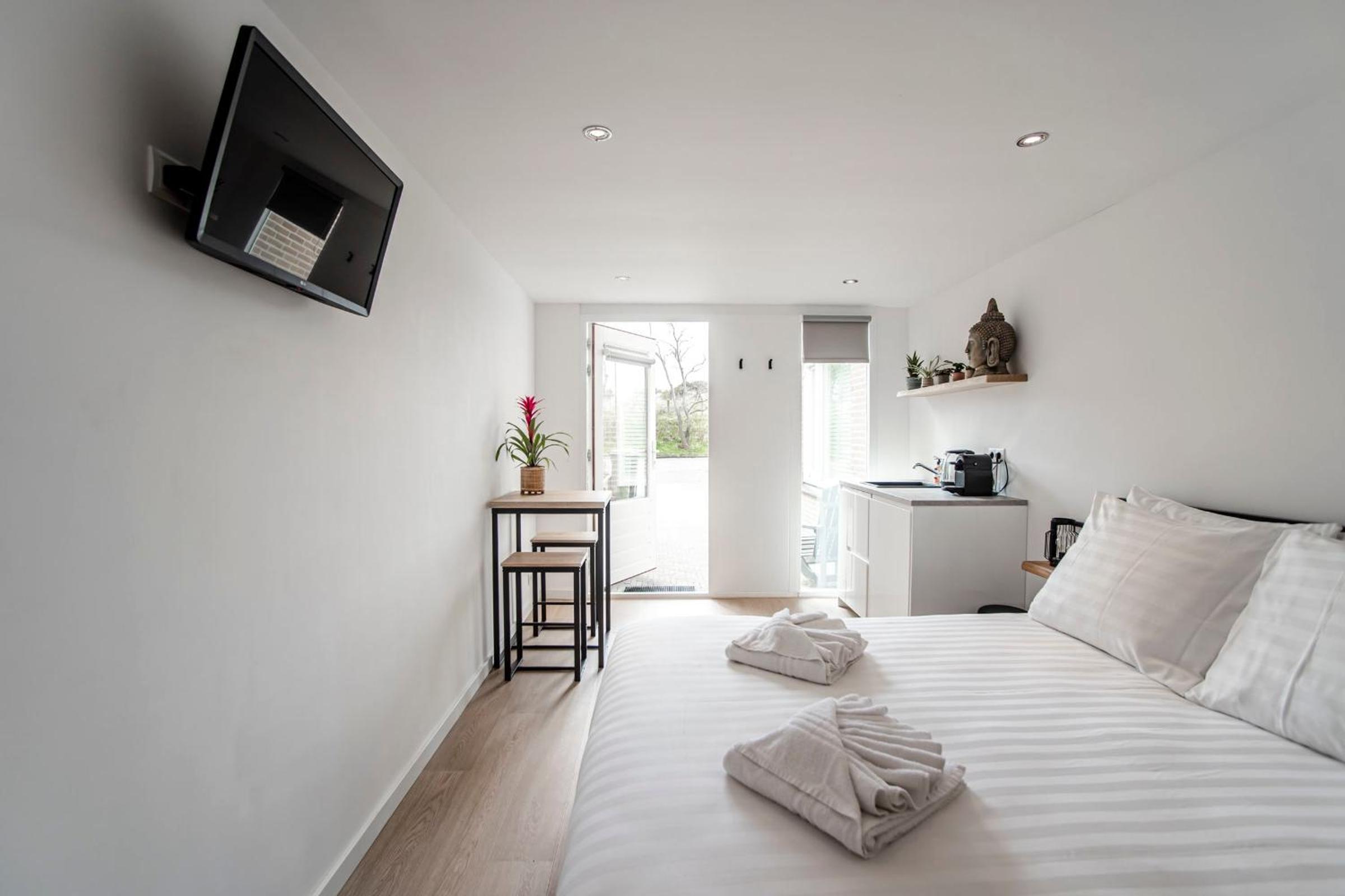 One-Bedroom Apartment - Photo 29