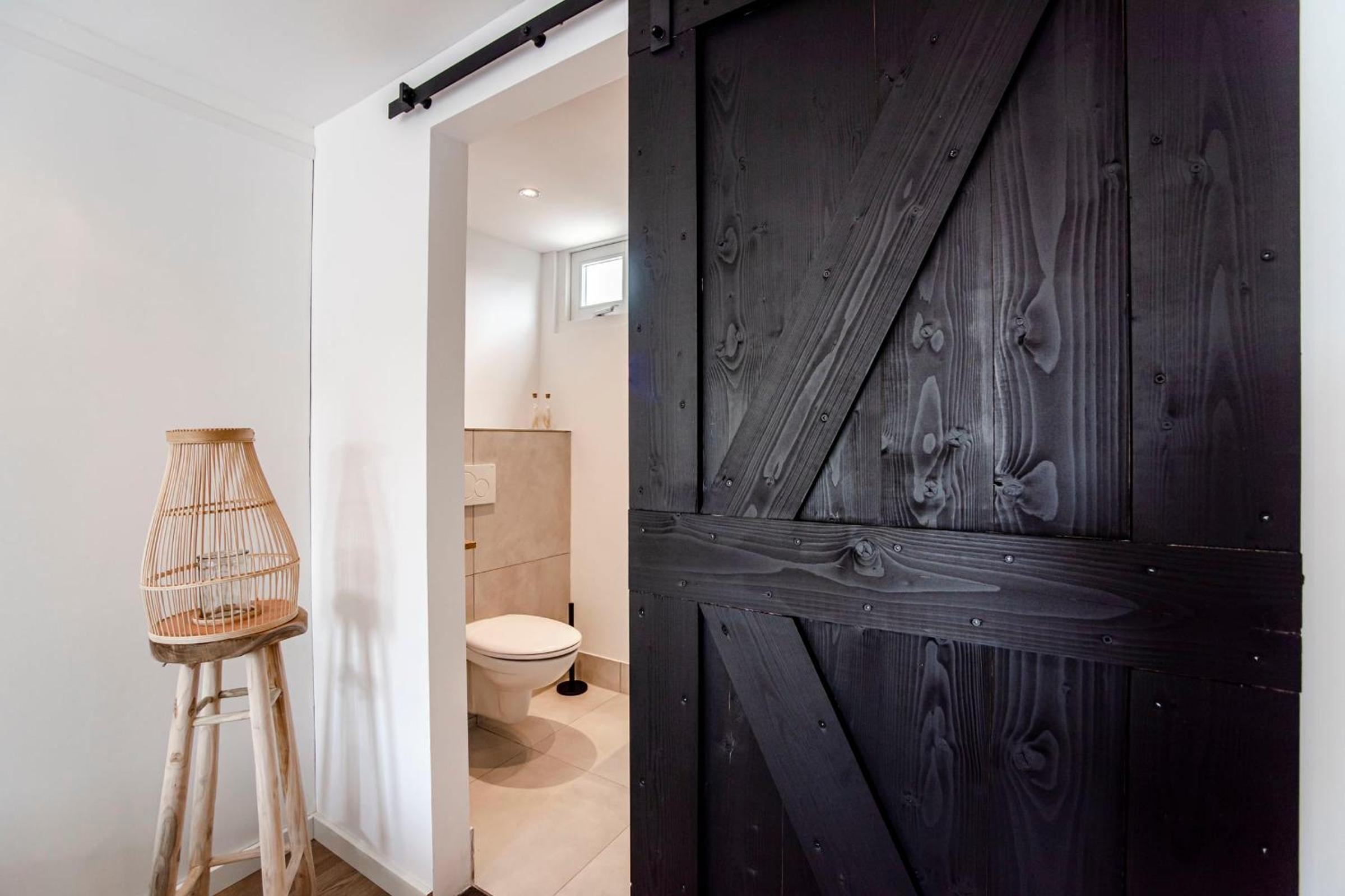One-Bedroom Apartment - Photo 4