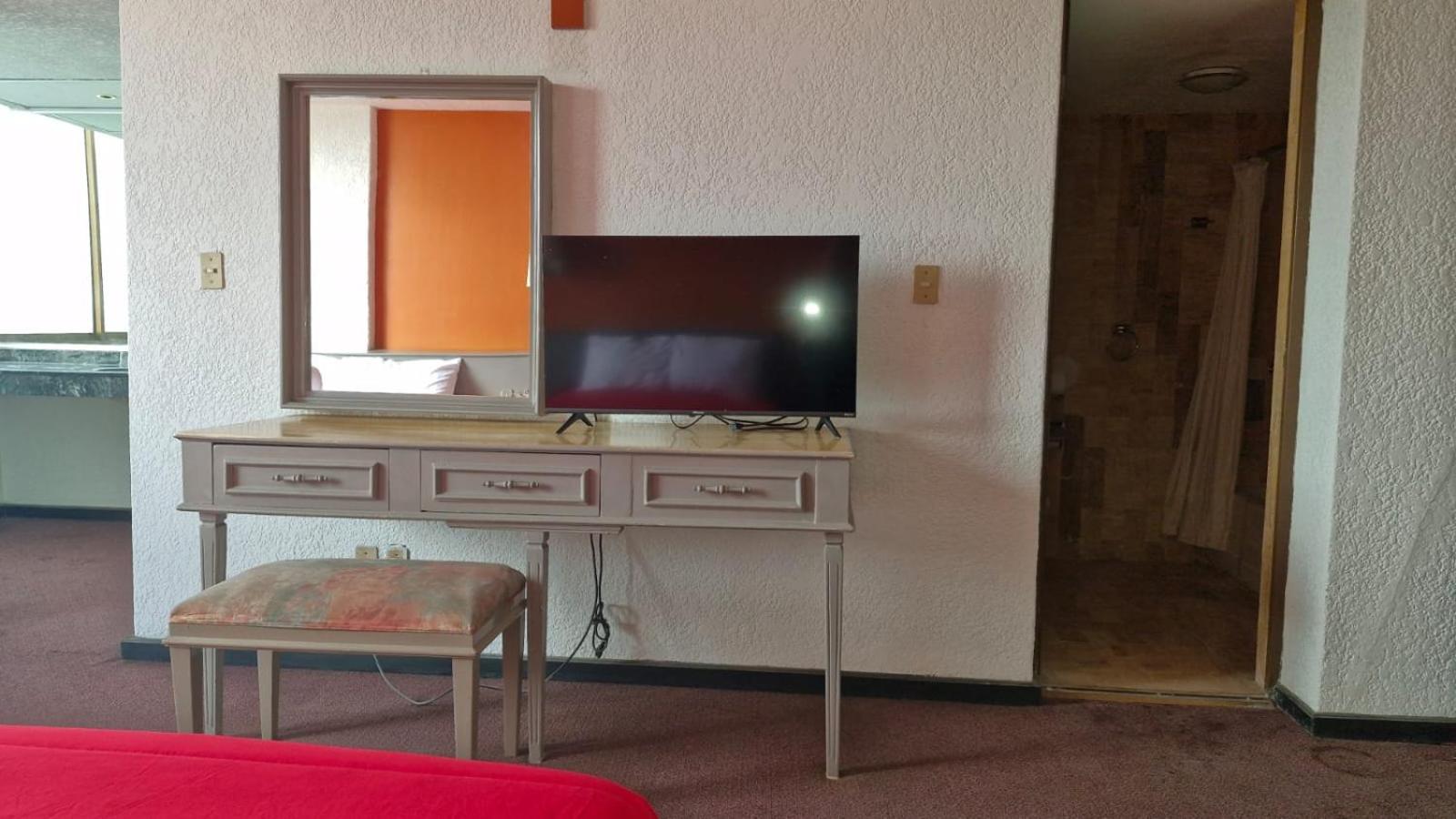 Standard Twin Room - Photo 3
