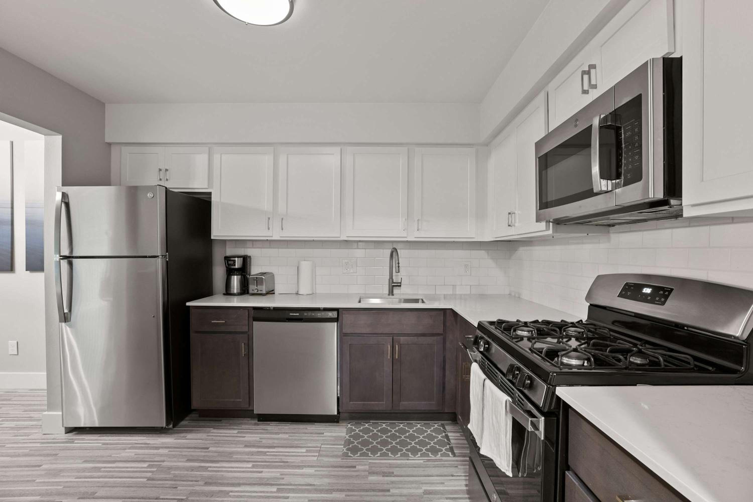 Apartment photo 2