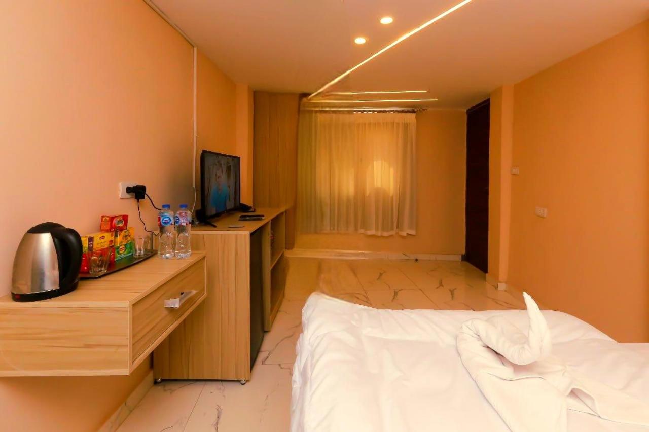 Queen Room With Garden View