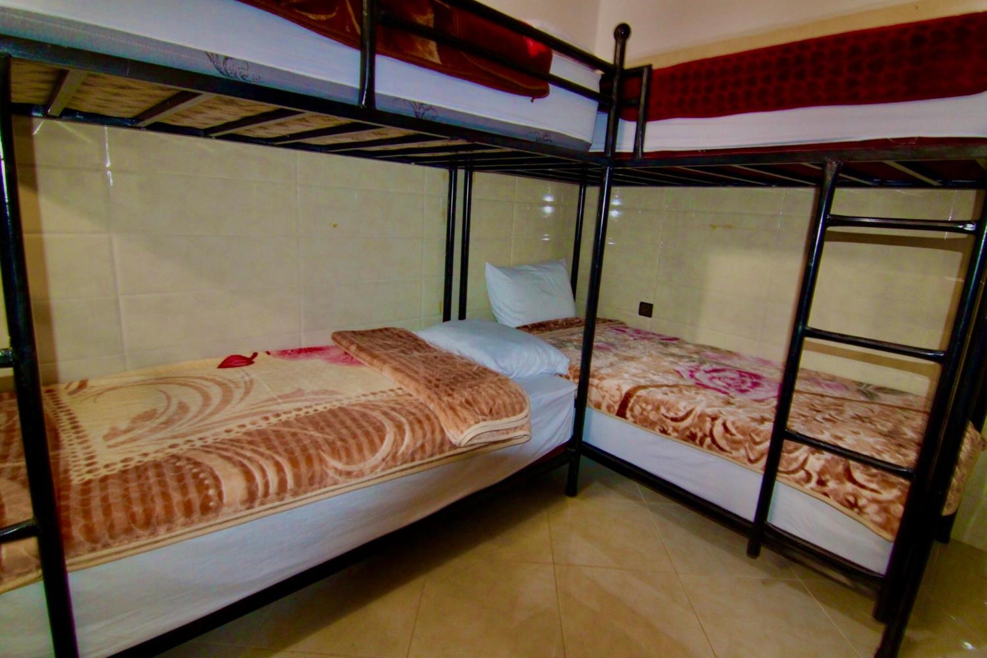 Bed in 6-Bed Female Dormitory Room photo 2
