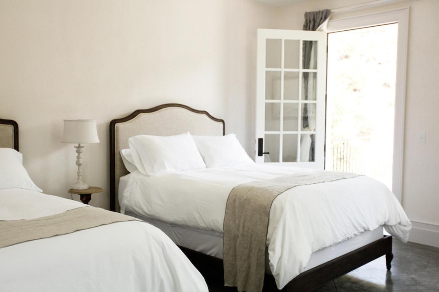 Queen Room with Two Queen Beds - Disability Access photo 1