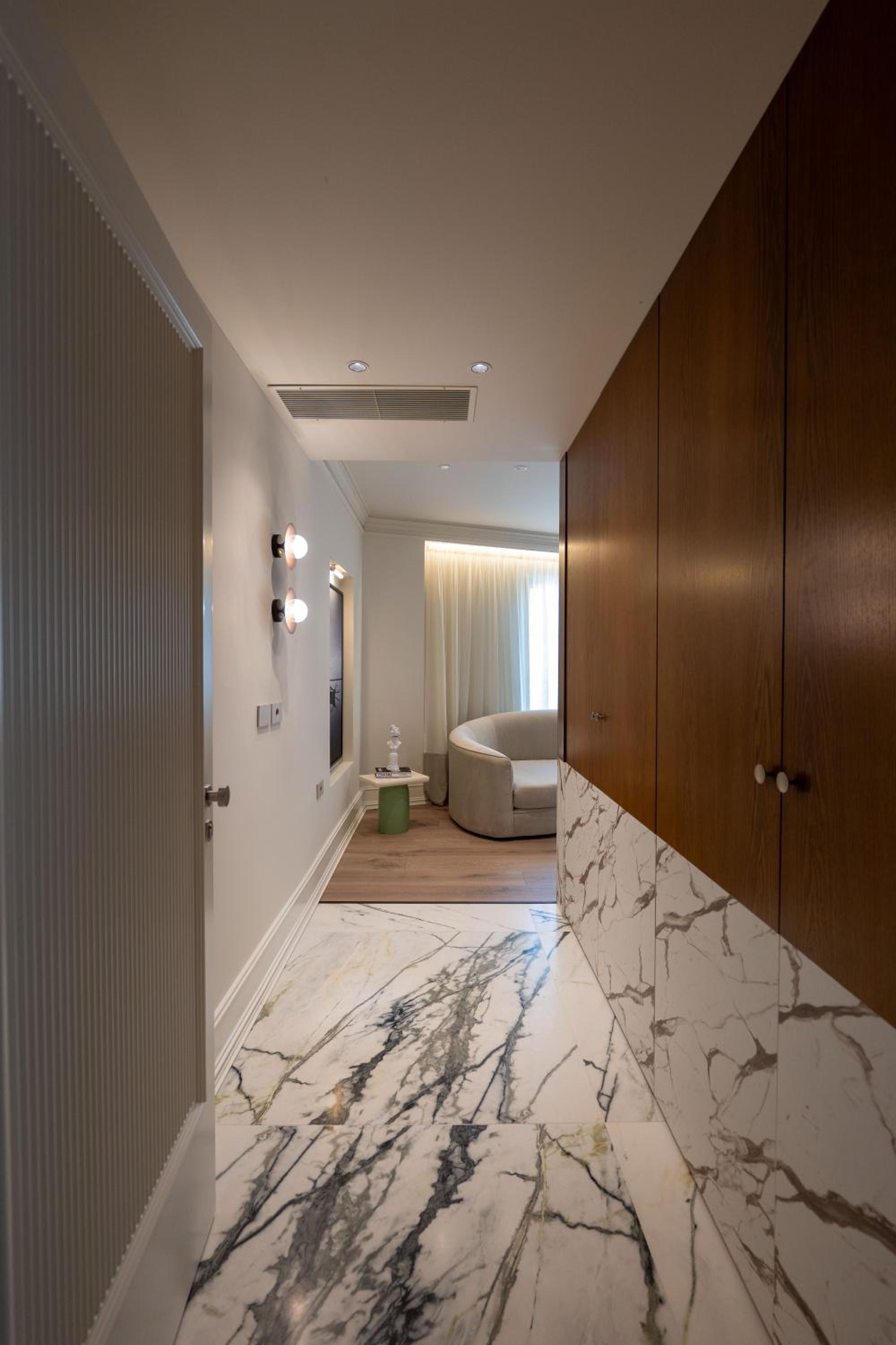 Deluxe King Suite photo 3