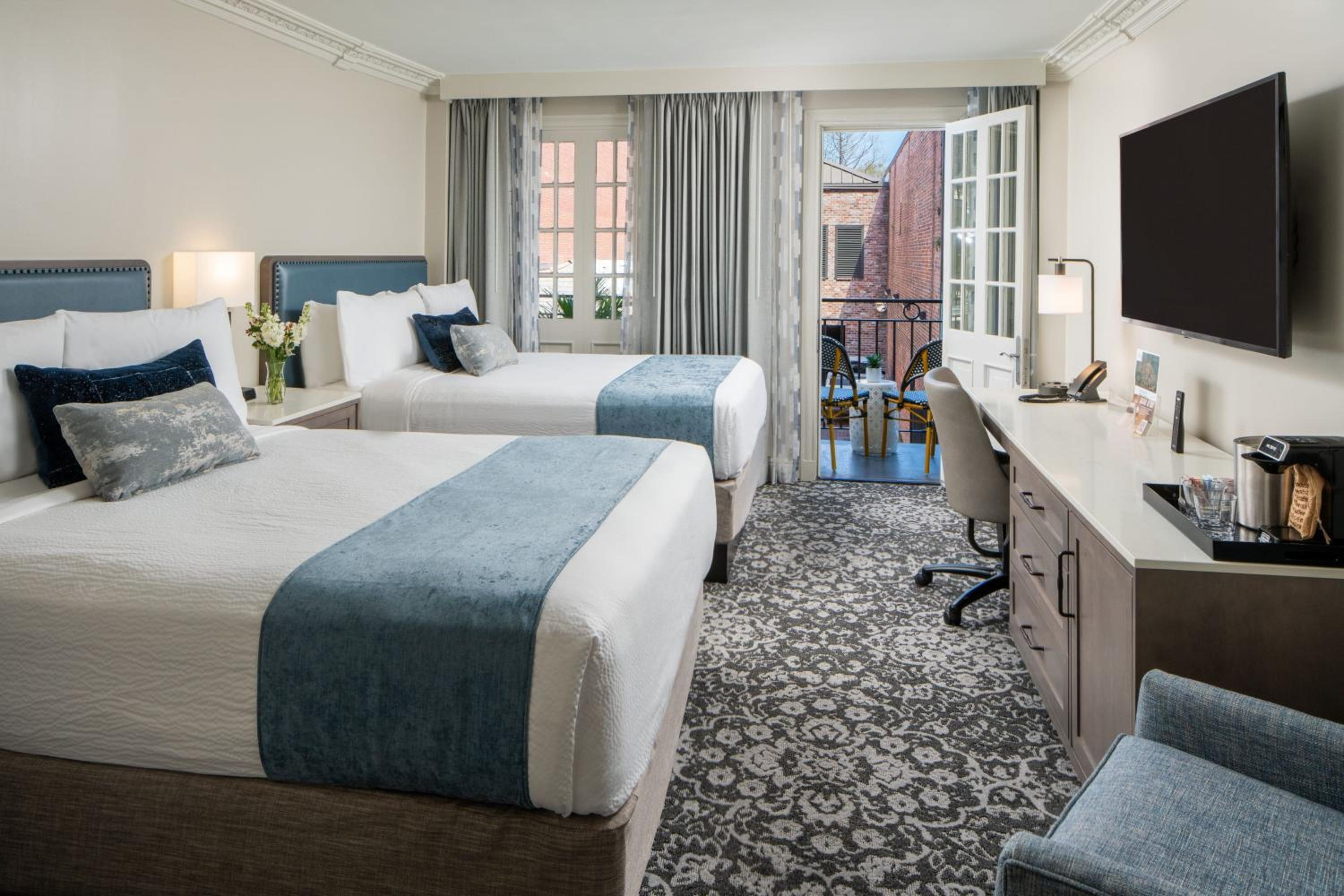 Deluxe Guest Room, Balcony, 2 Double Beds, Toulouse Street View - Photo 1