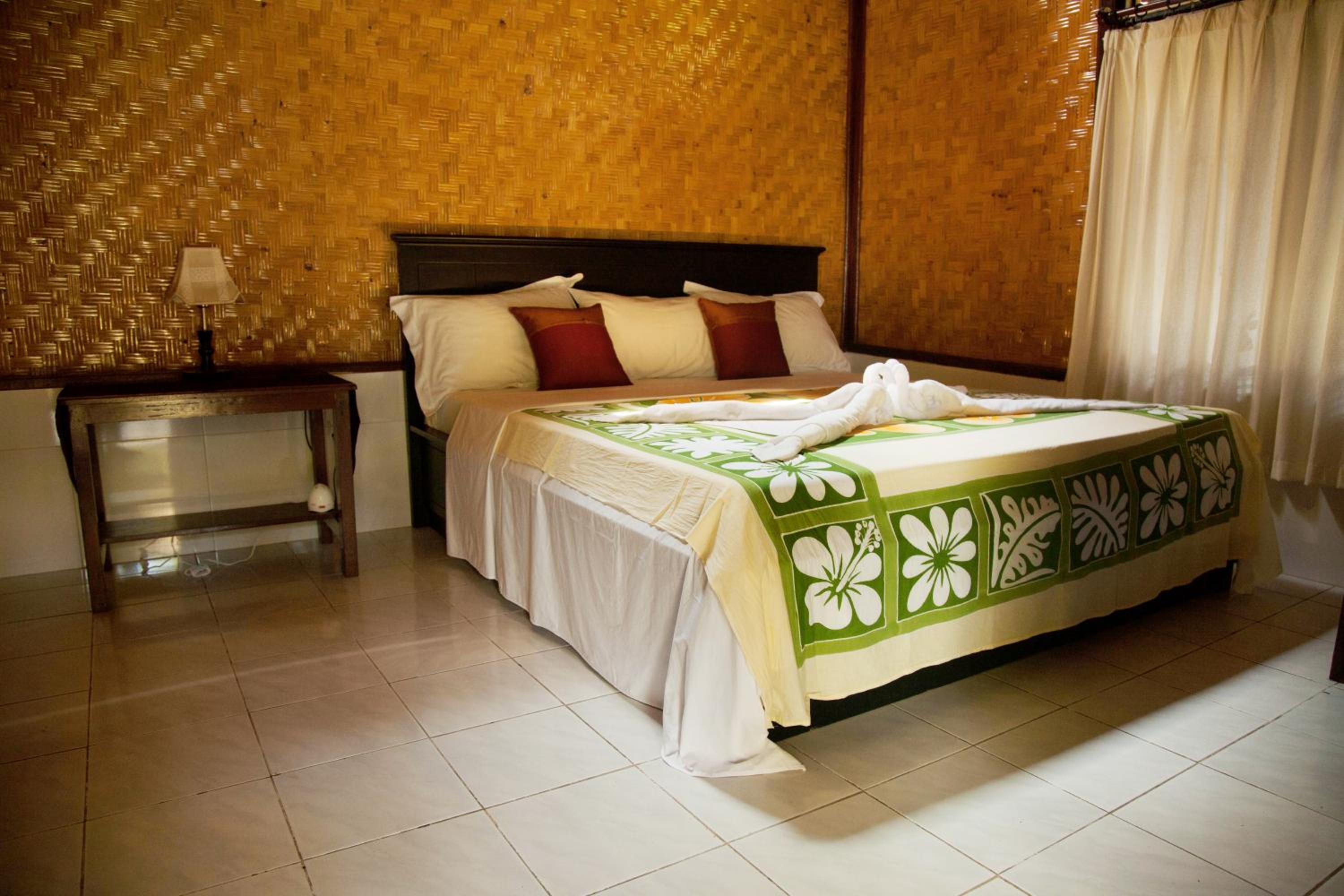 Bungalow (2 Adults) - Photo 3