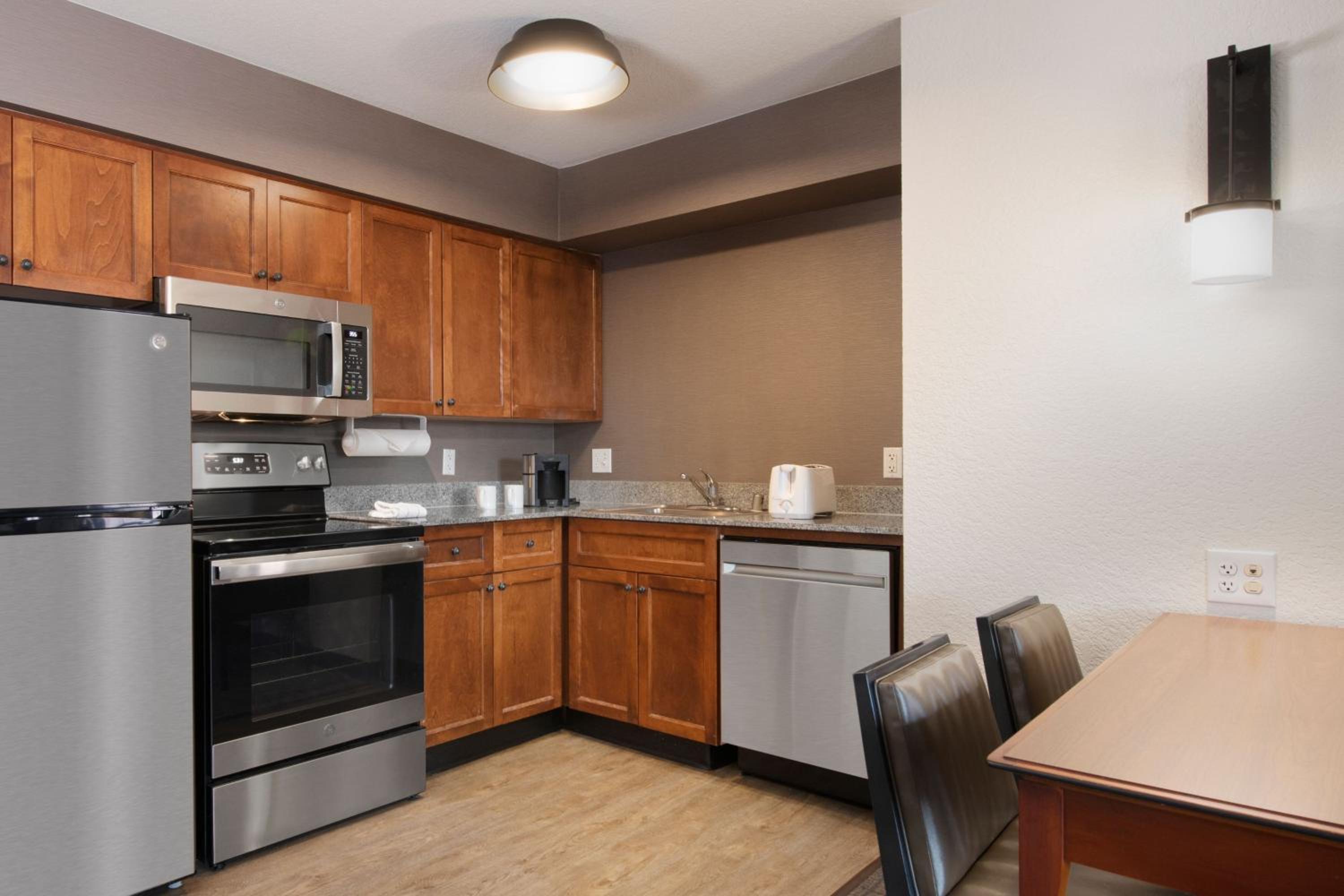 Two-Bedroom Suite - Photo 3