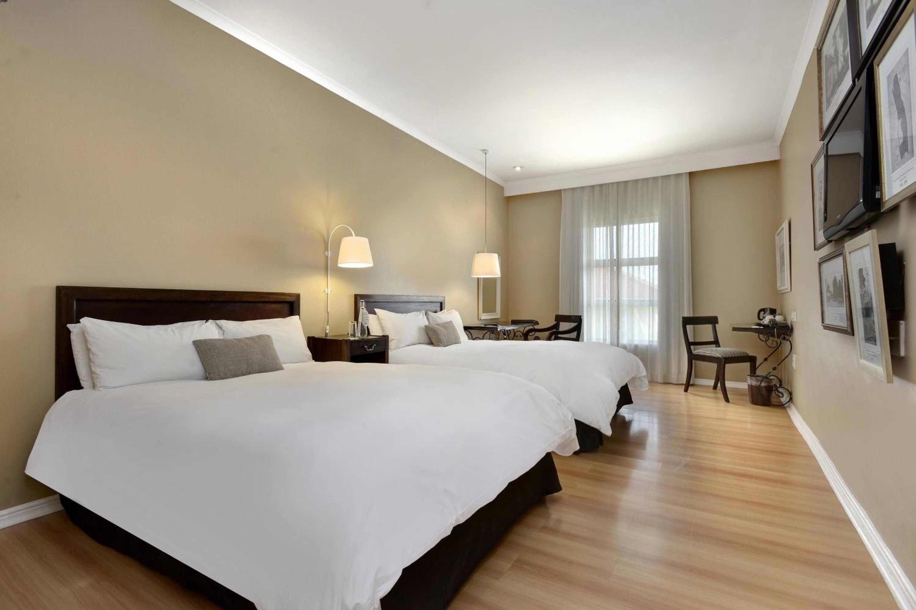 Family Room with Two Double Beds - Photo 10