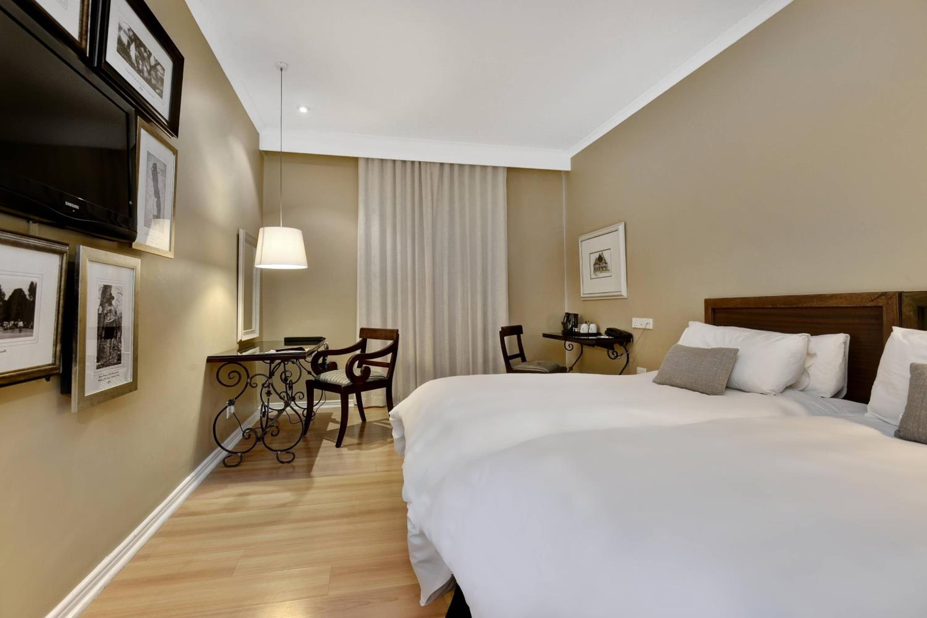 Family Room with Two Double Beds - Photo 3