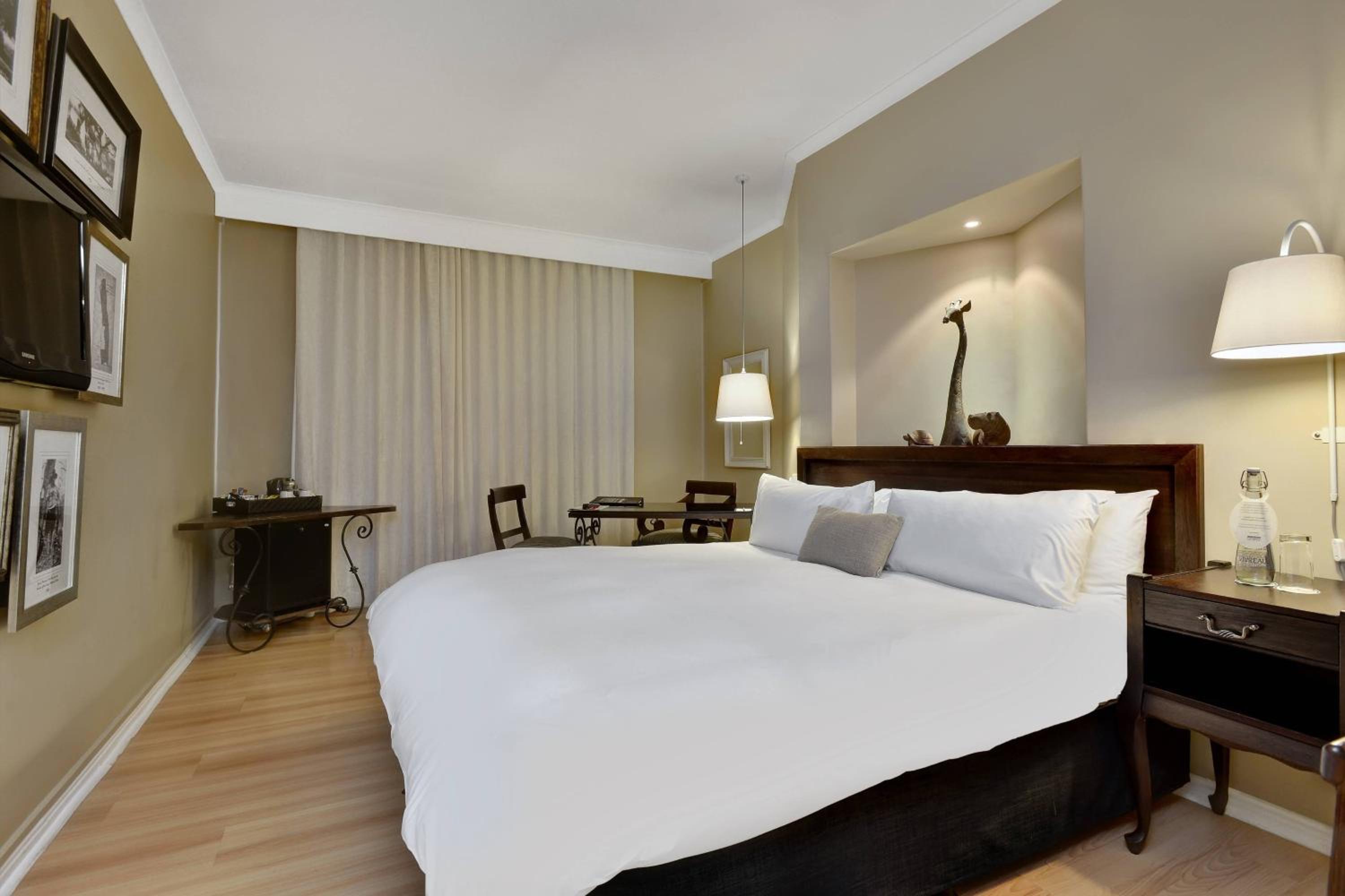Larger Guest room, 1 King - Photo 6