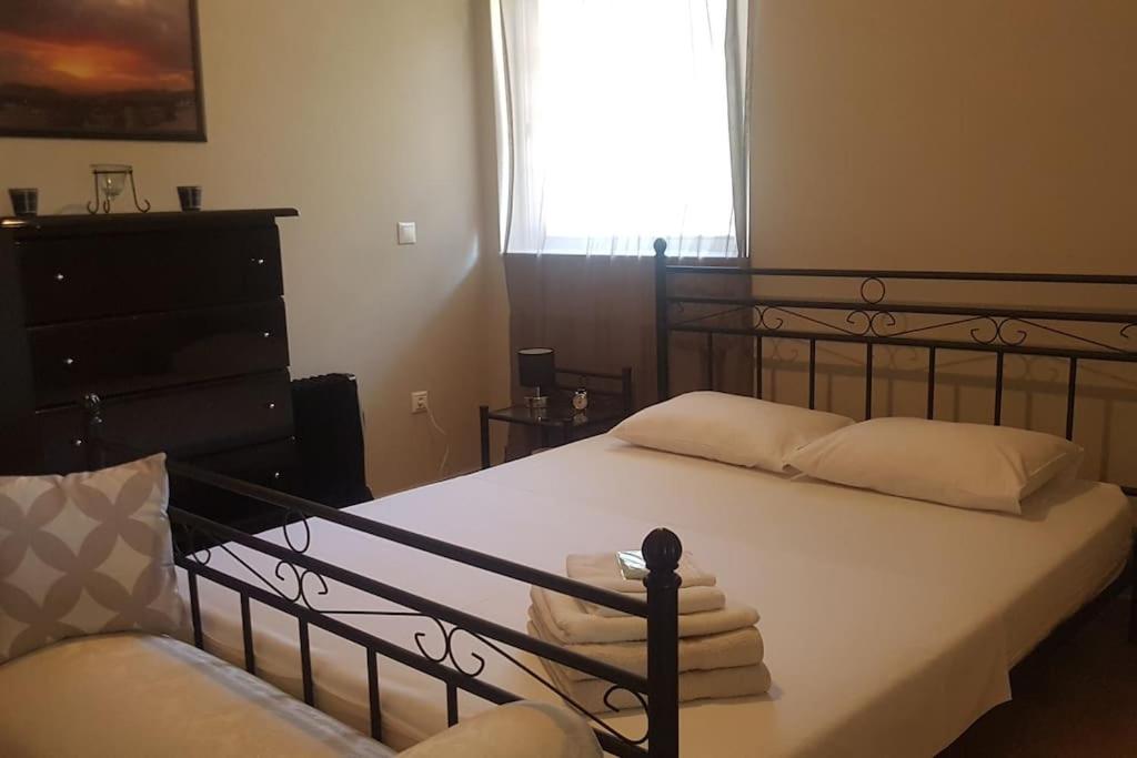 One-Bedroom House photo 1