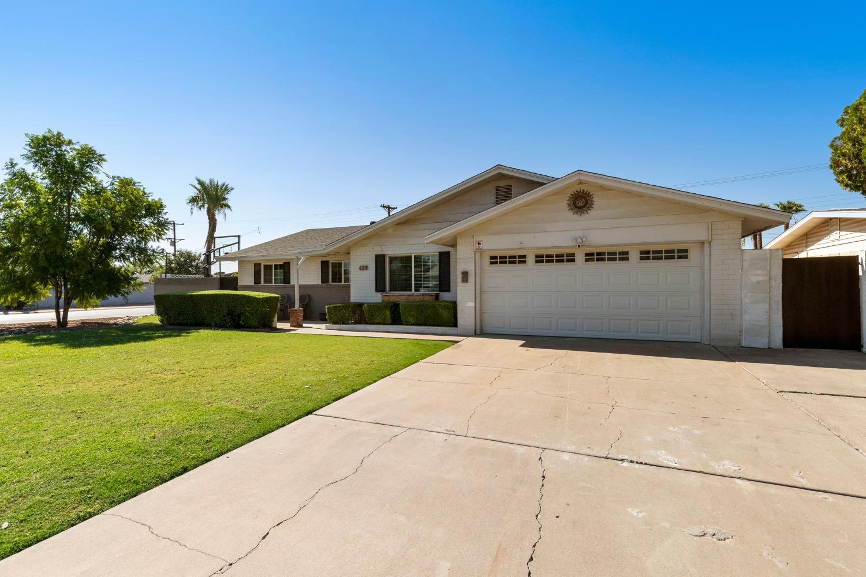 Four-Bedroom House photo 2