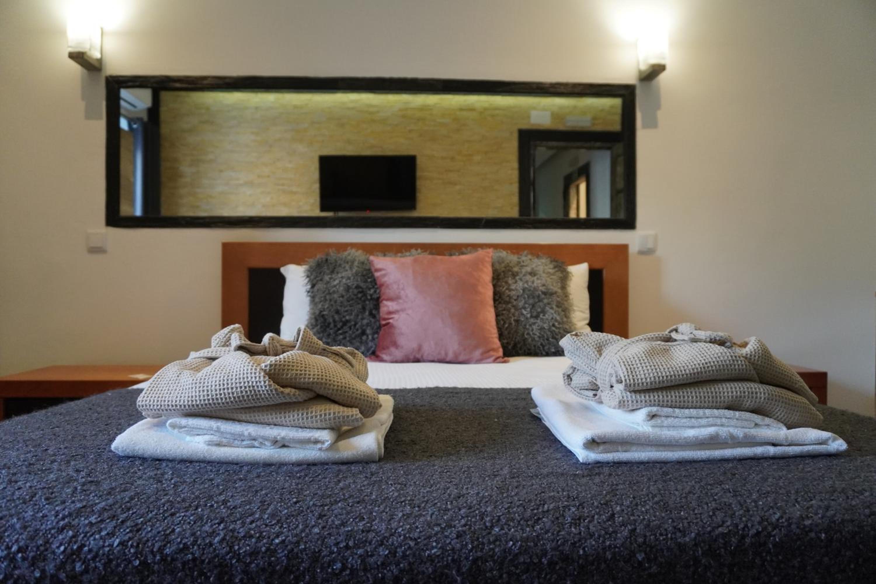 Small Double Room - Photo 1
