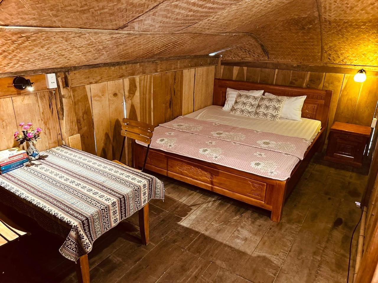 King Room with Balcony photo 1