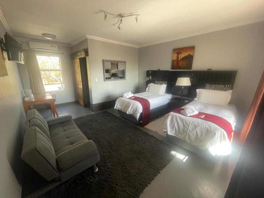 King or Twin Room - Photo 11