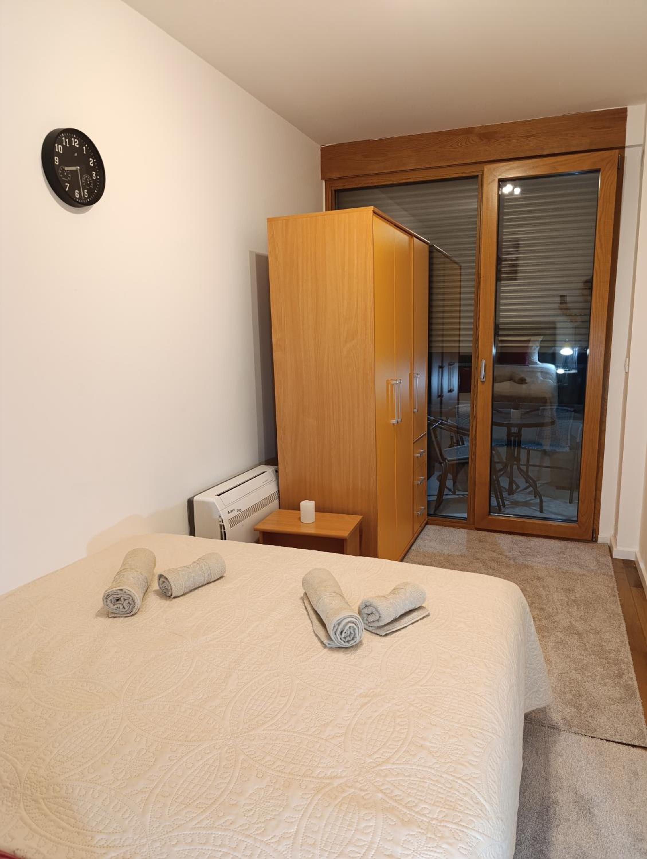 One-Bedroom Apartment photo 3
