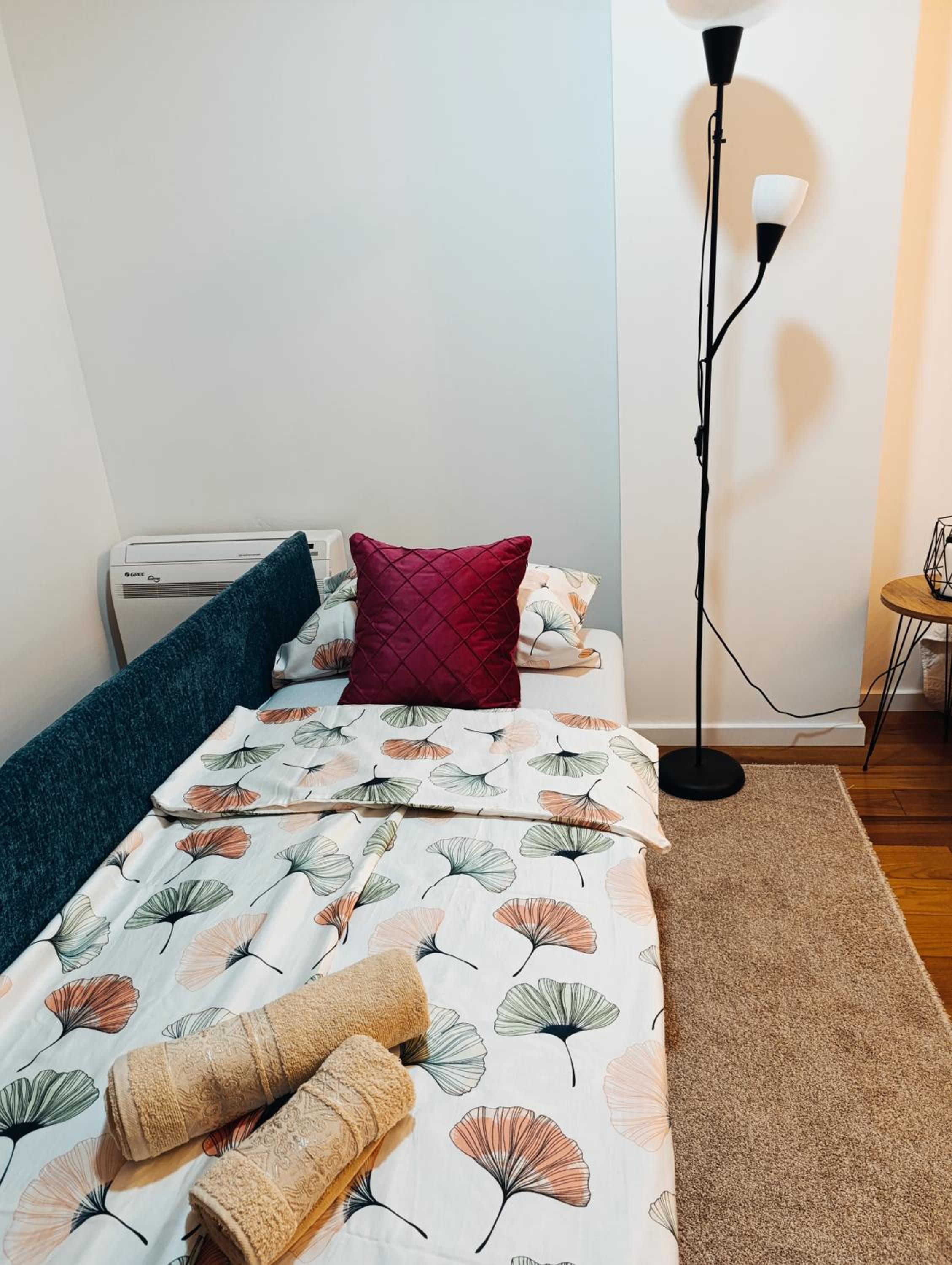 One-Bedroom Apartment photo 2