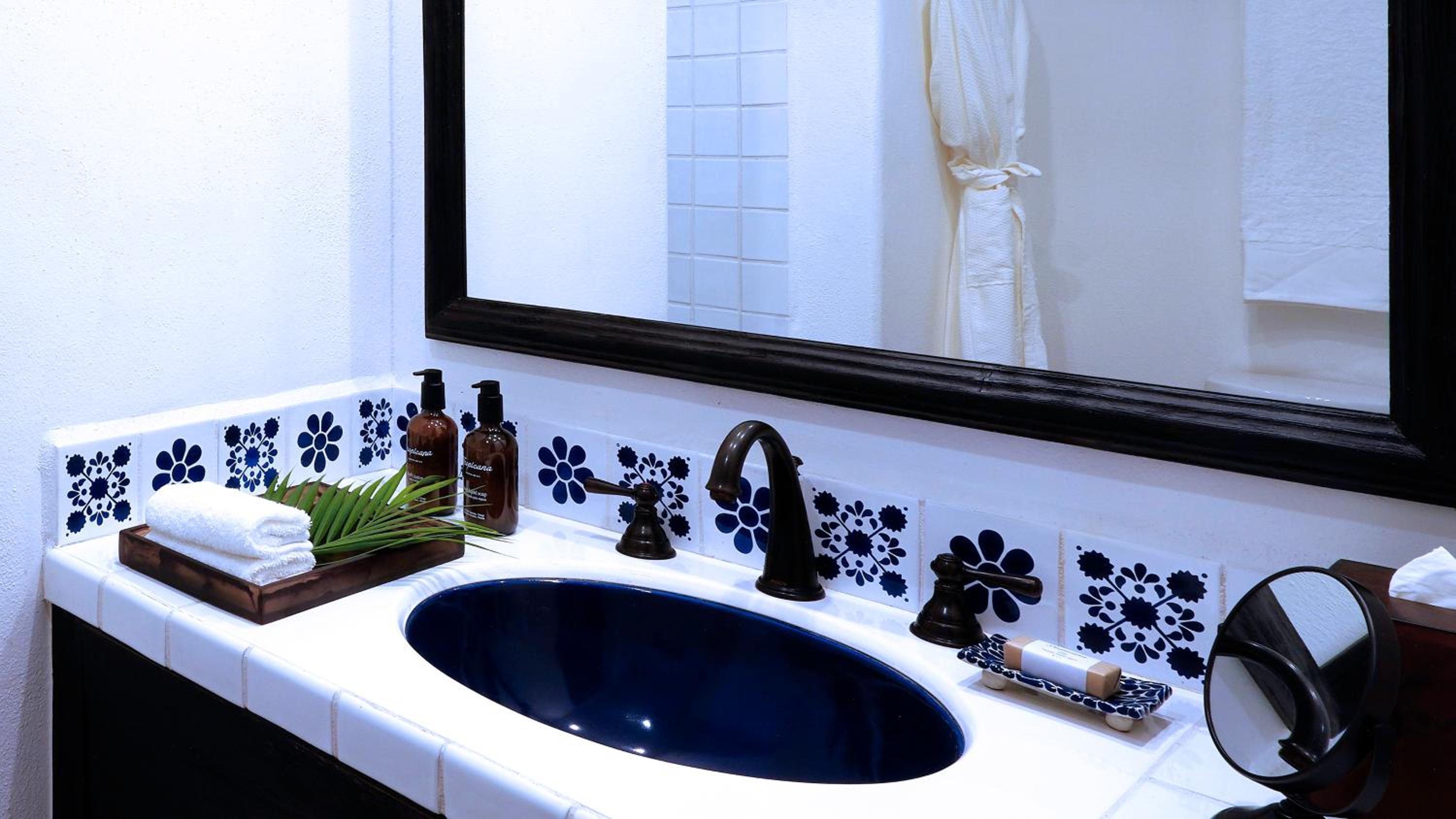 King Guest Room with Terrace - Photo 3