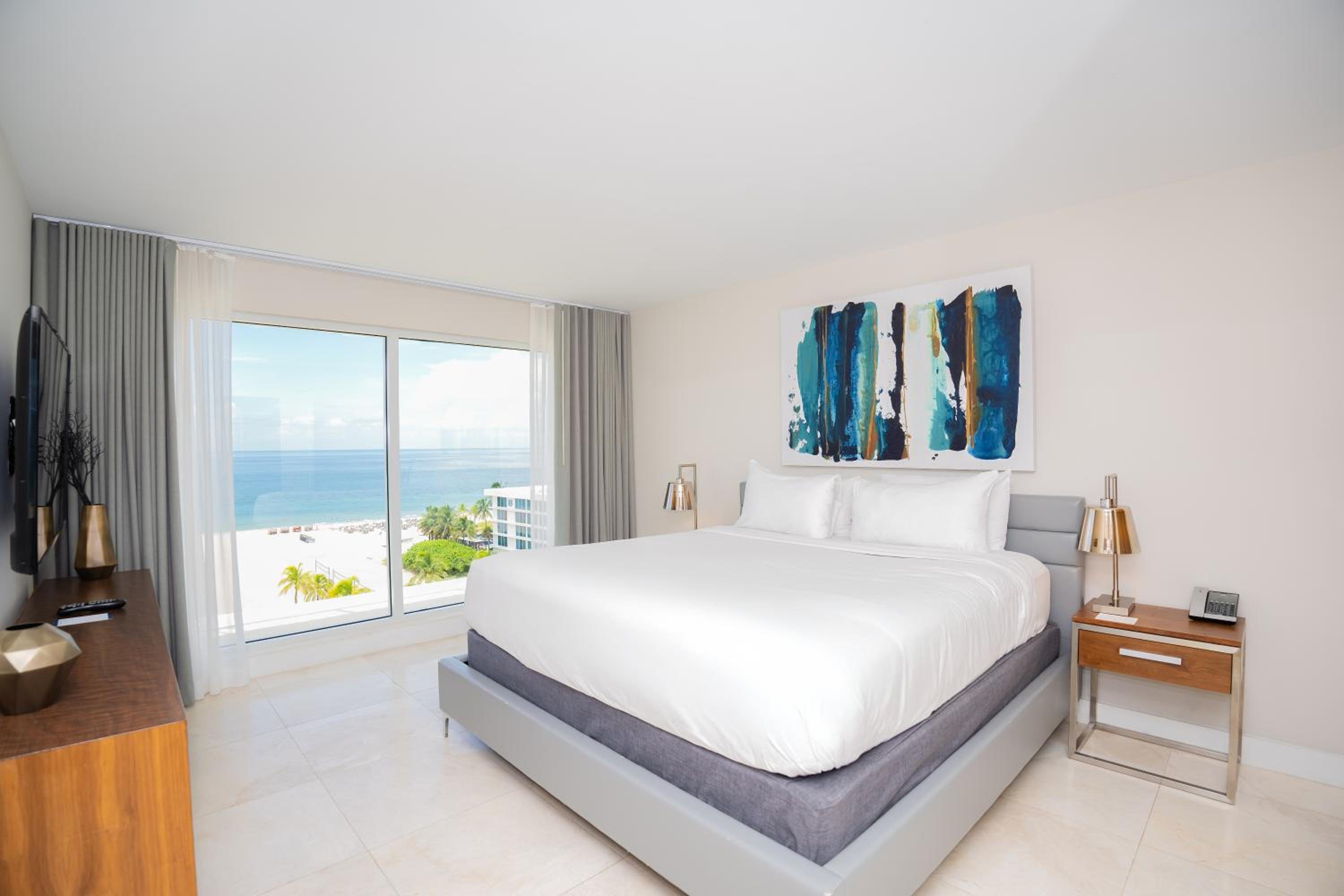 One-Bedroom Premium Apartment with Ocean View