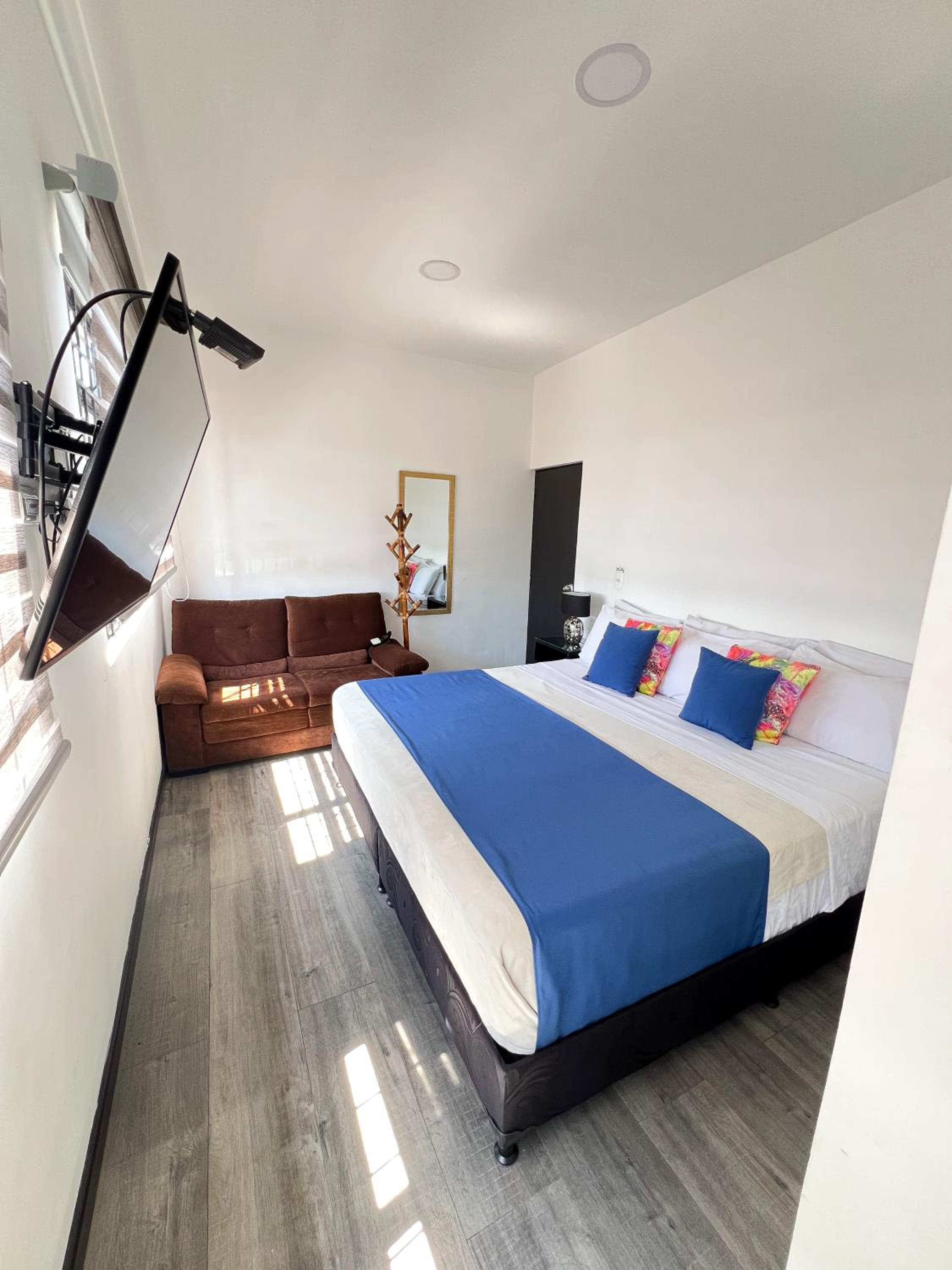 Deluxe King Room photo 3