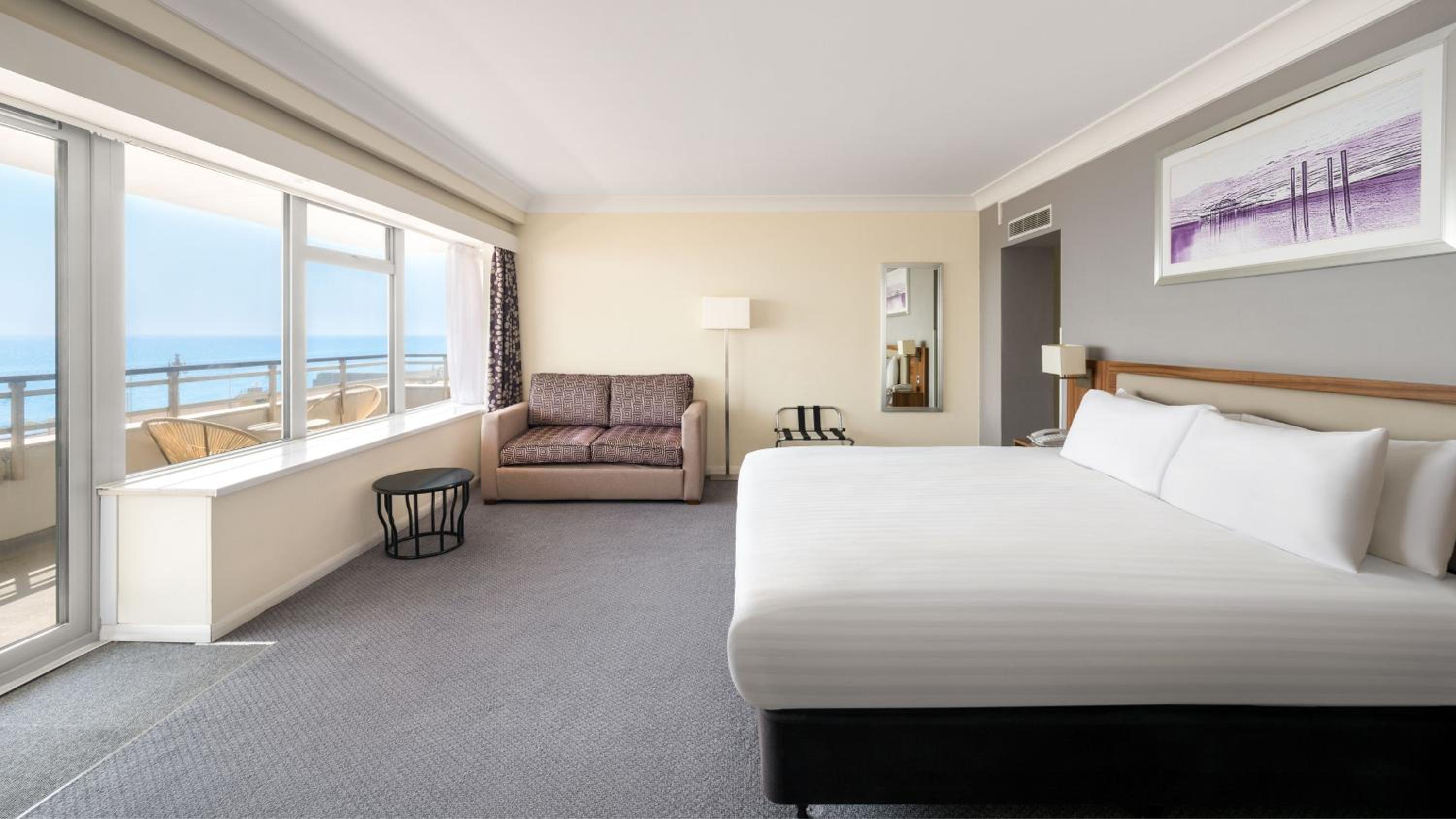 Premium King Room with Balcony - Photo 1