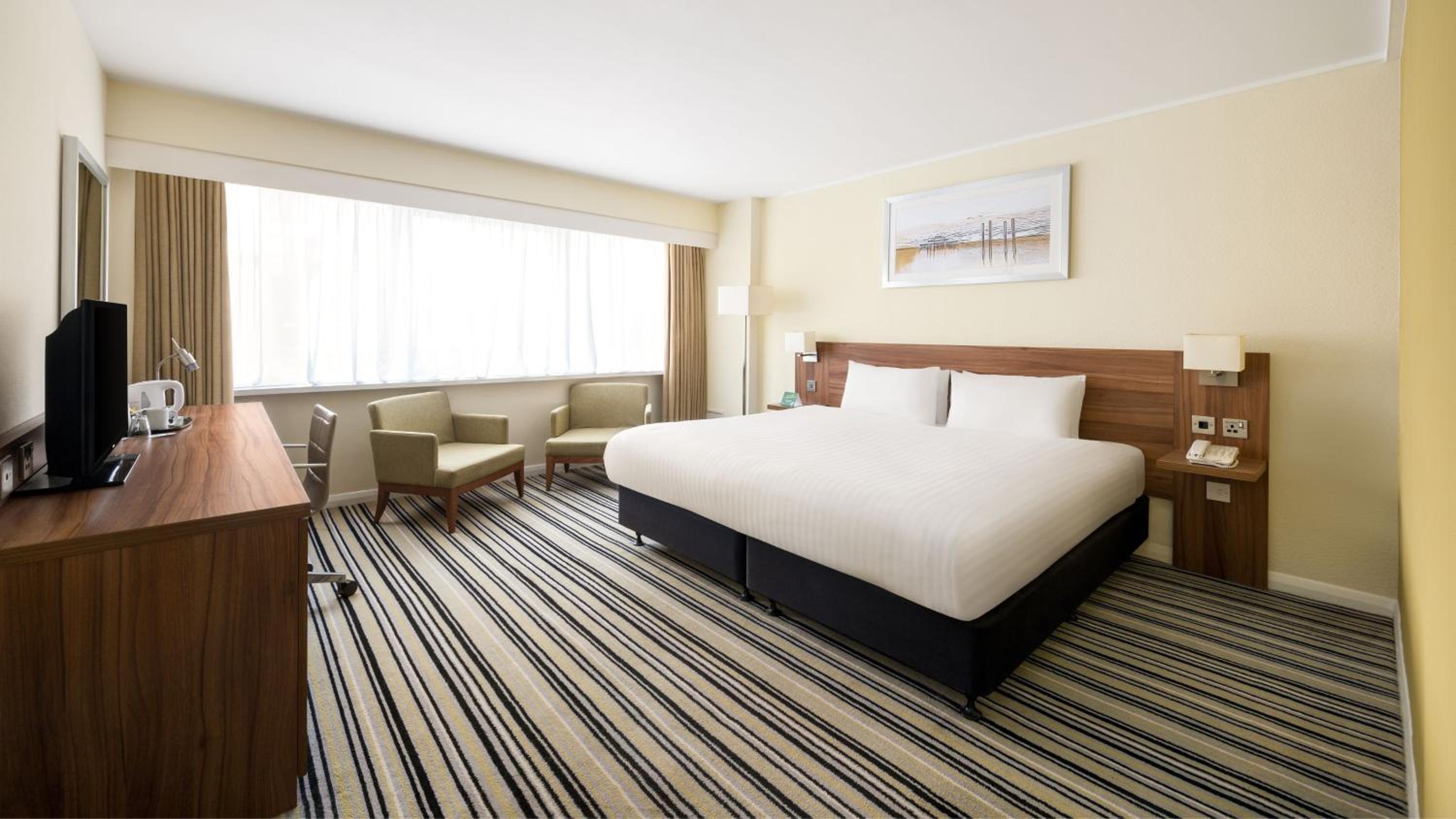 Standard King Room - Photo 4
