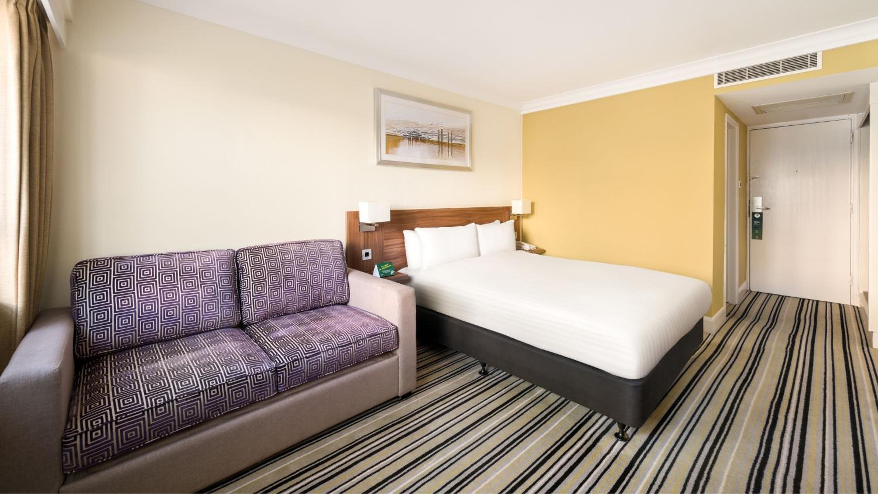 Standard Double Room with Sofa Bed - Photo 5