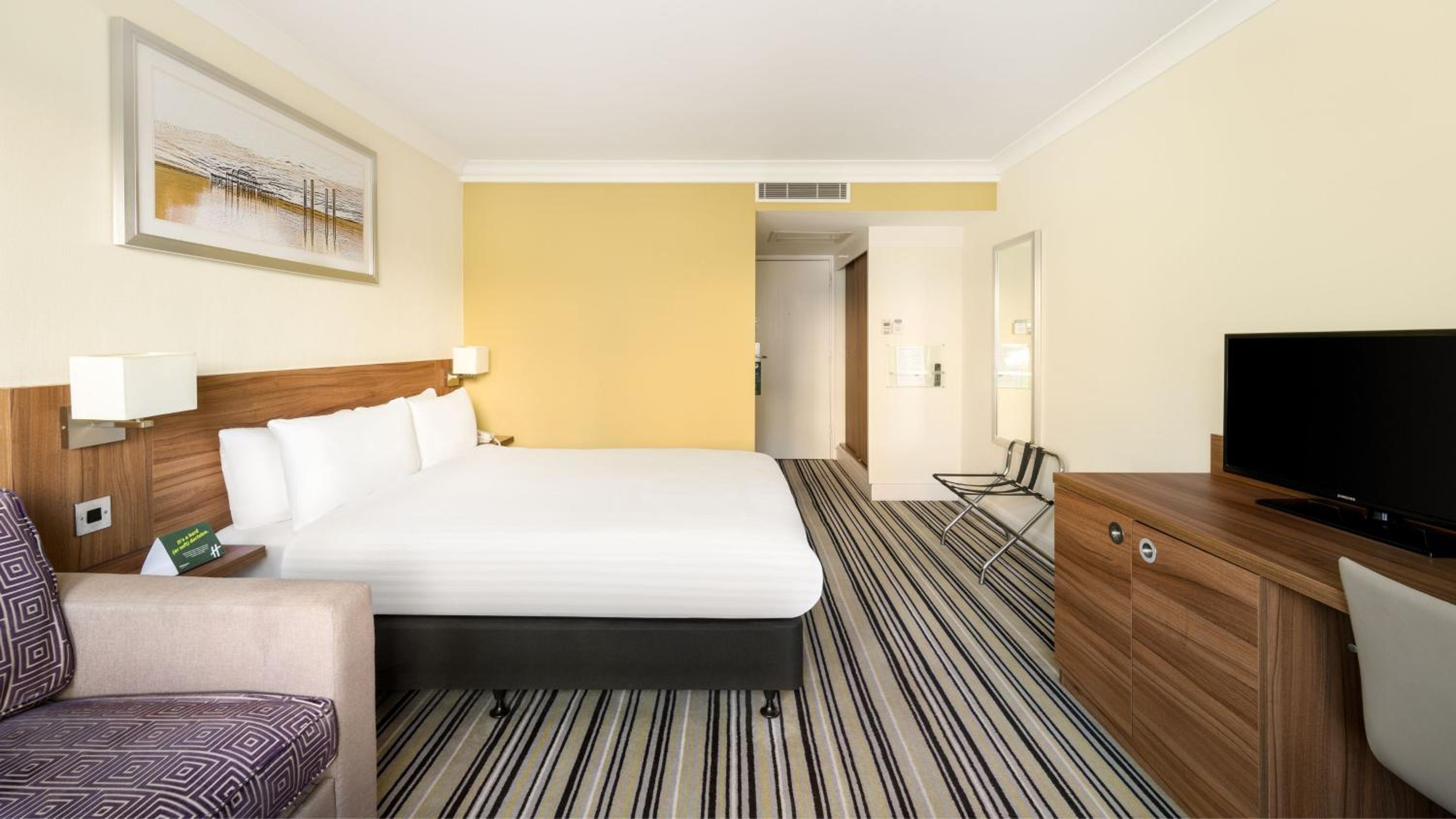 Standard Double Room with Sofa Bed - Photo 7