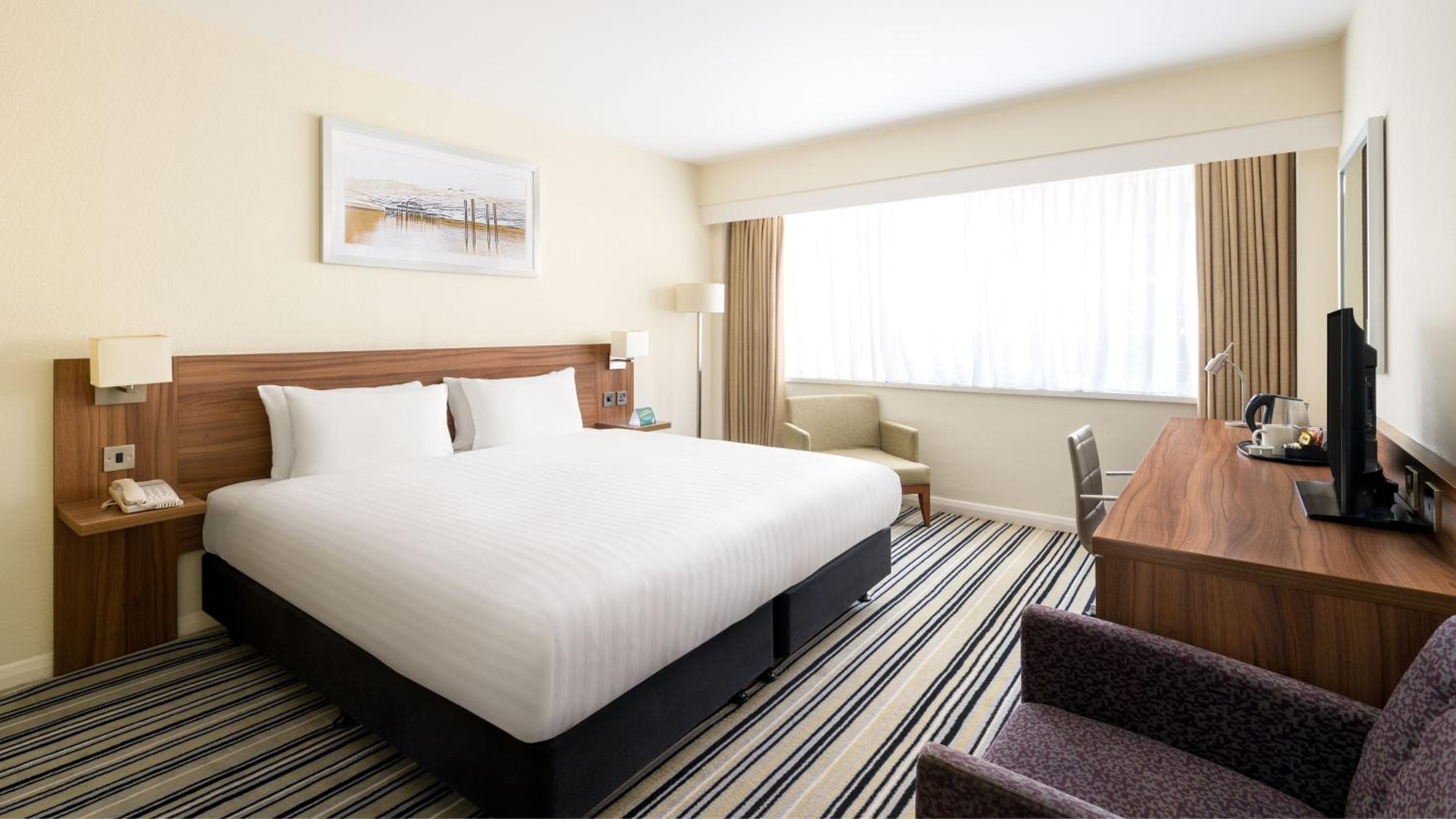 Standard King Room - Photo 8
