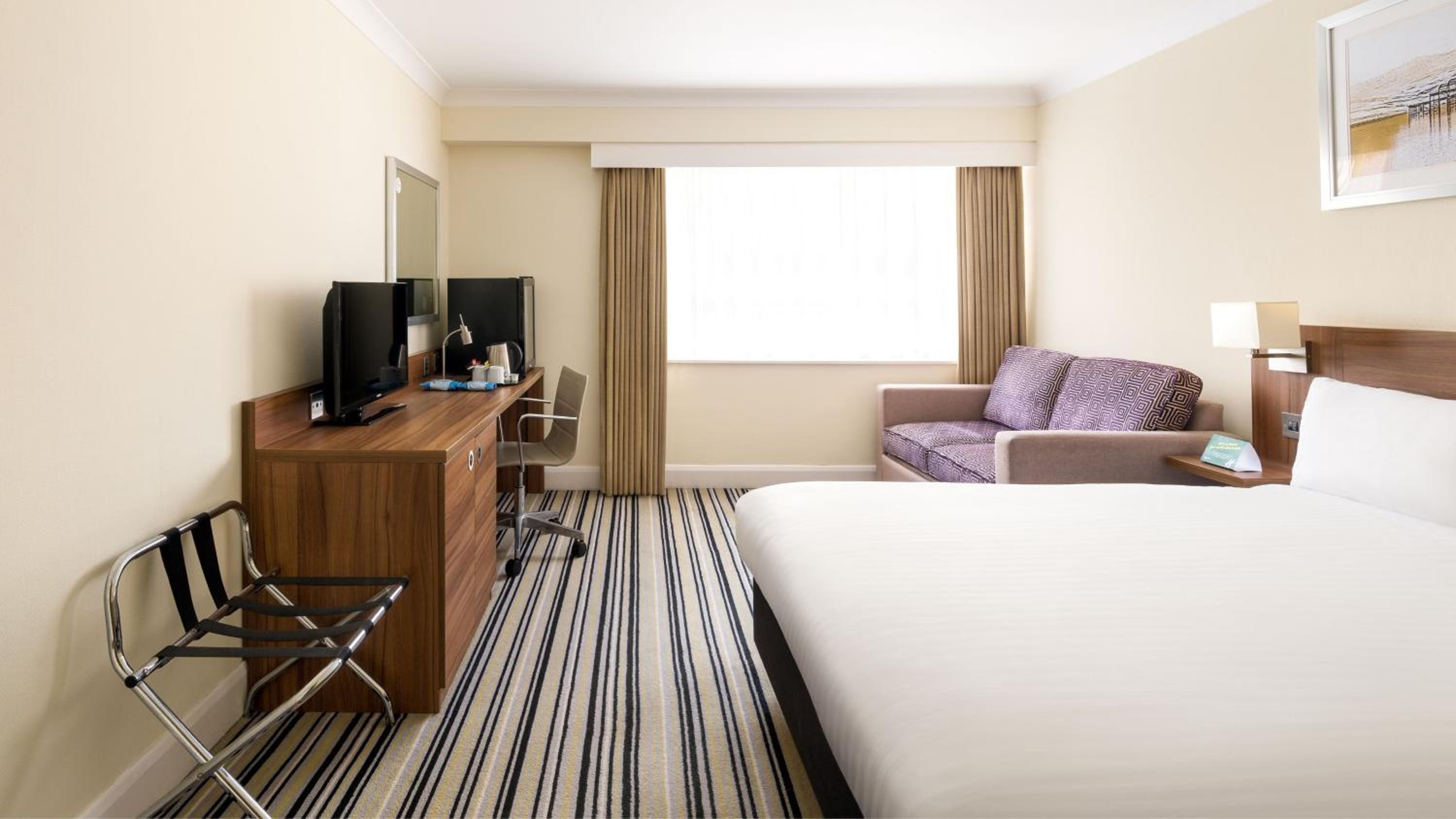 Standard Double Room with Sofa Bed - Photo 8