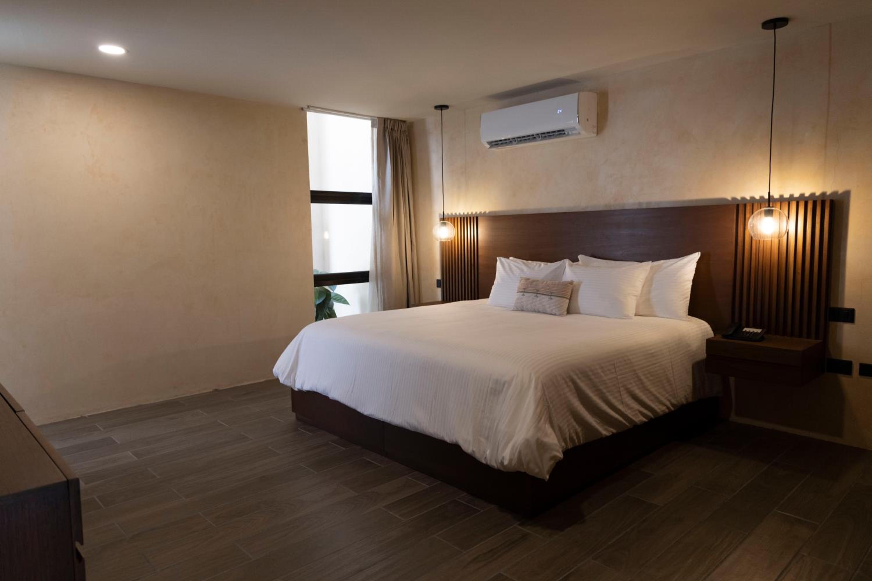 Deluxe Suite photo 2