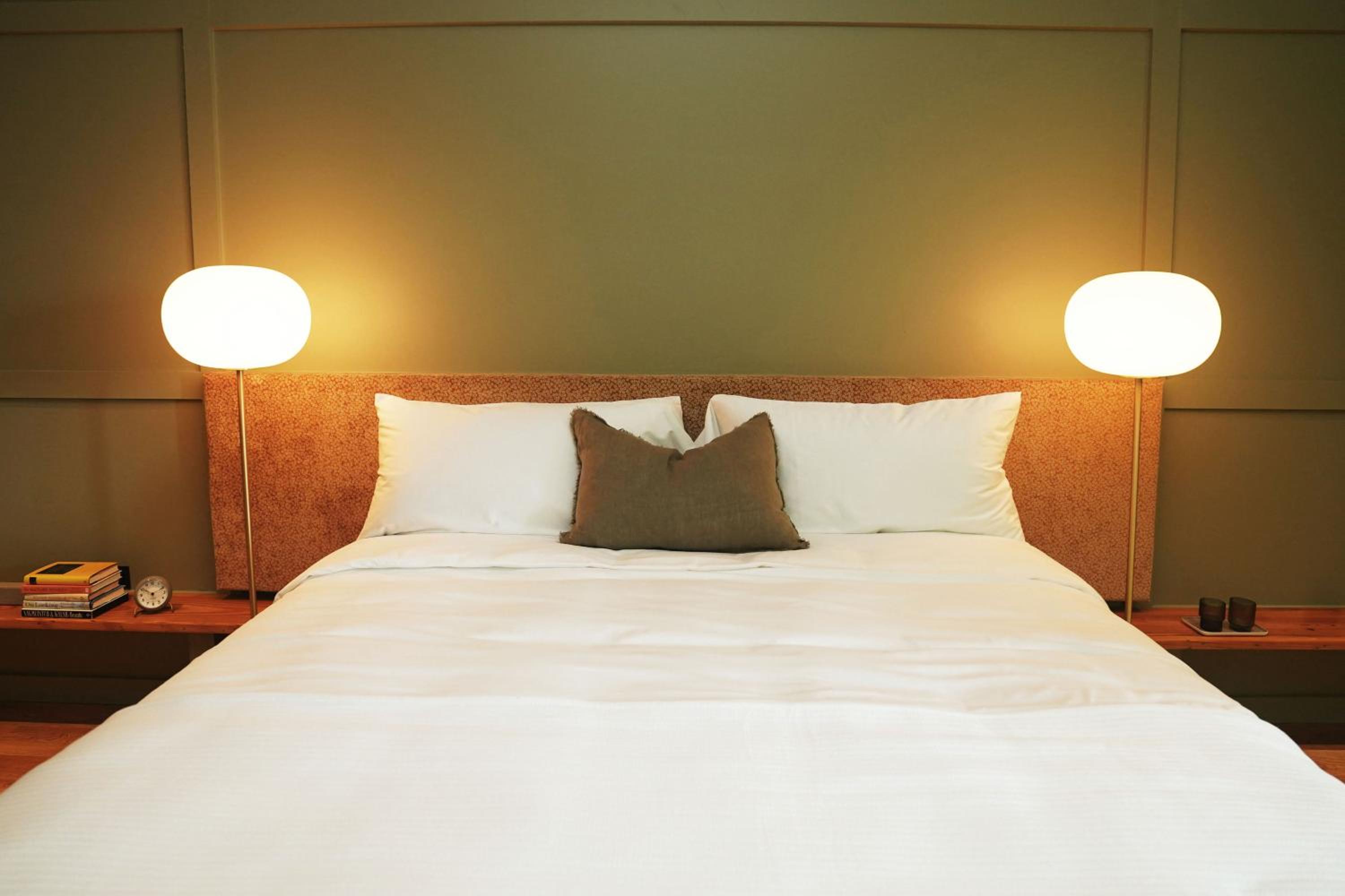 Deluxe King Suite