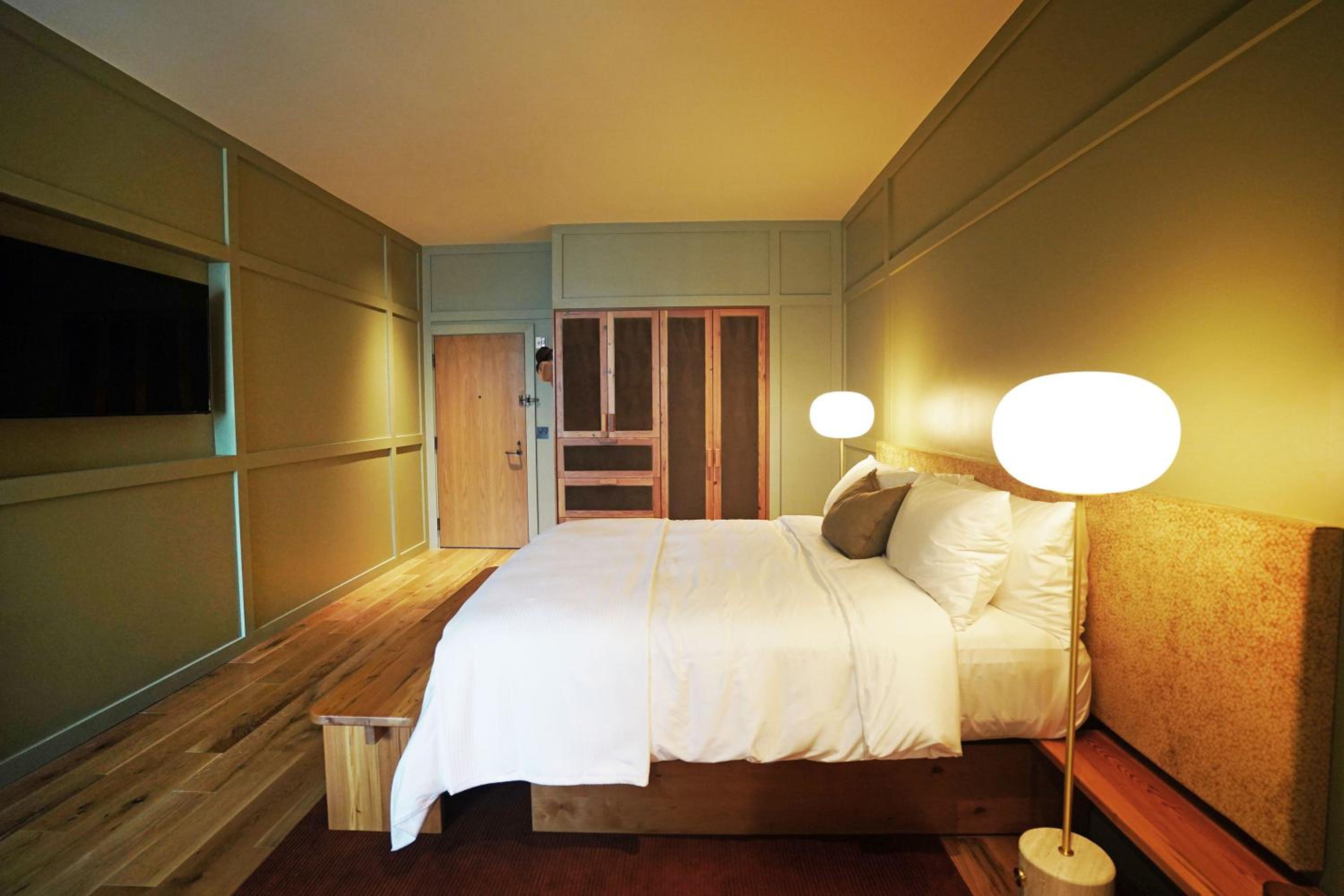Standard King Room