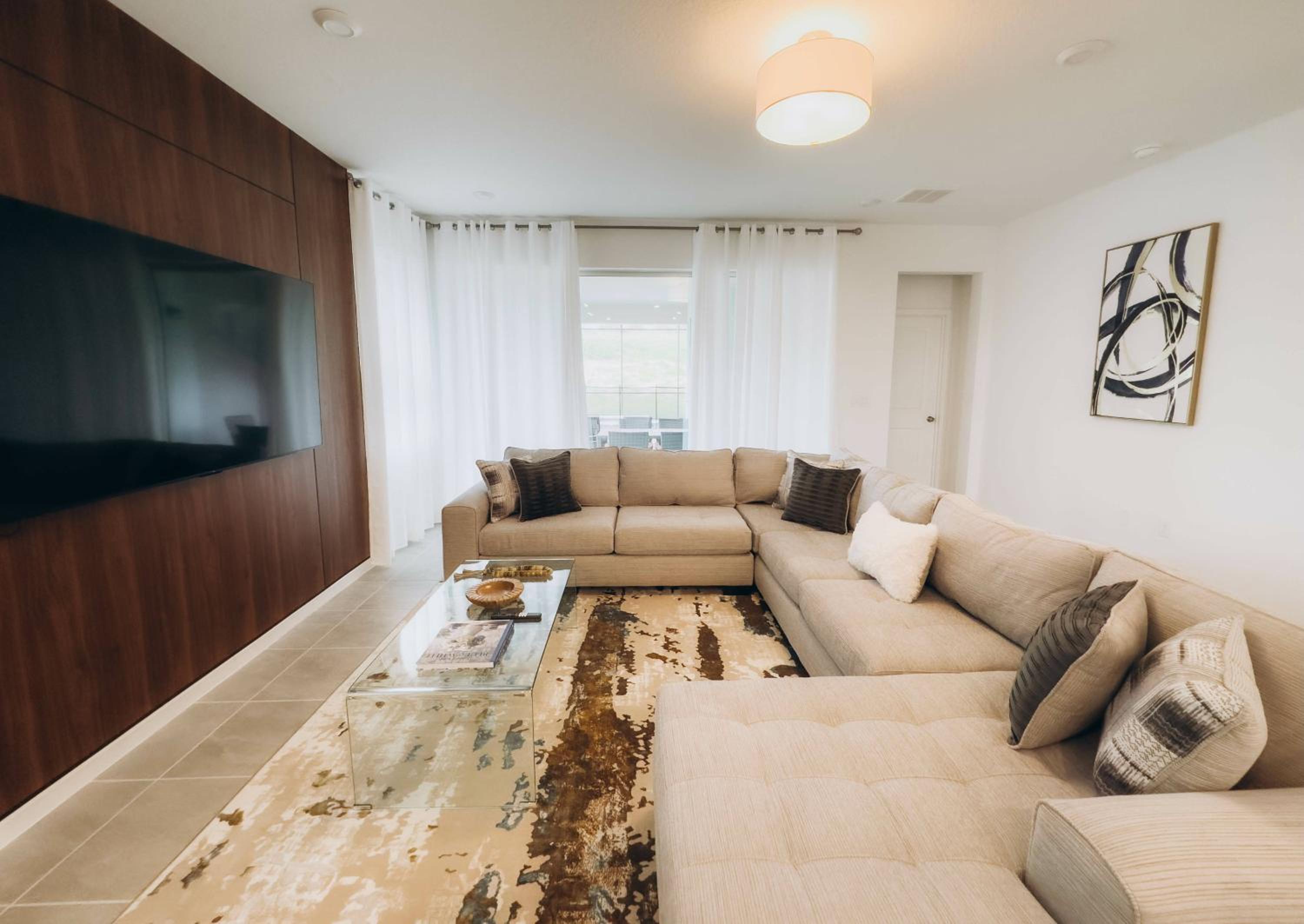 Seven-Bedroom Apartment