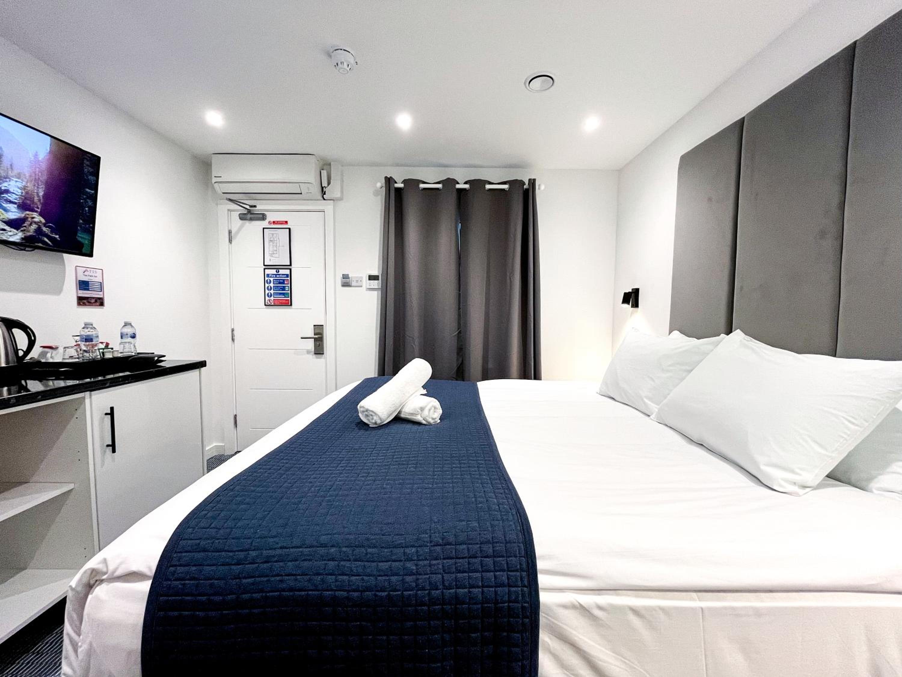 Deluxe King Room photo 2