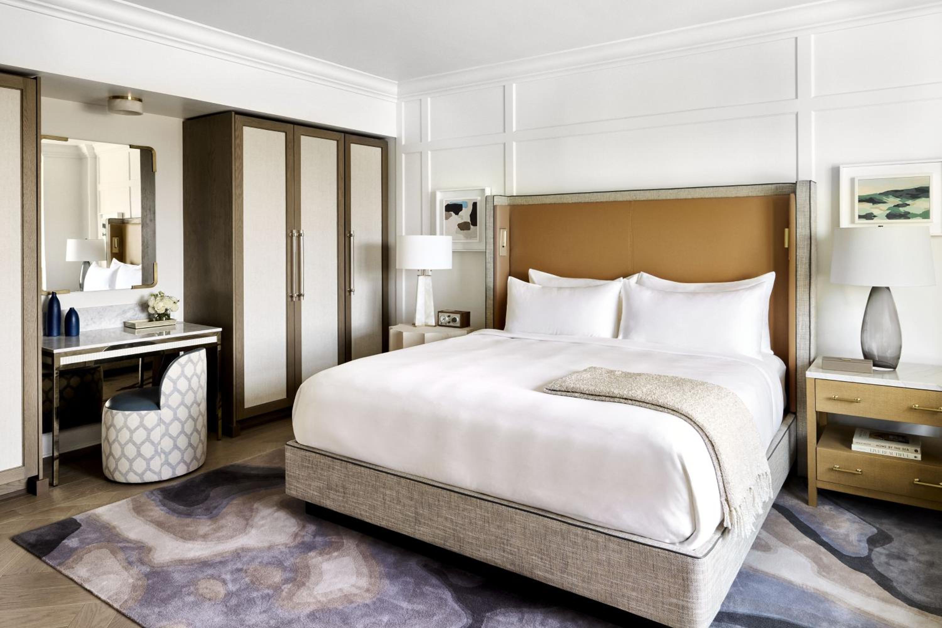 One-Bedroom Suite with Courtyard View - Photo 6