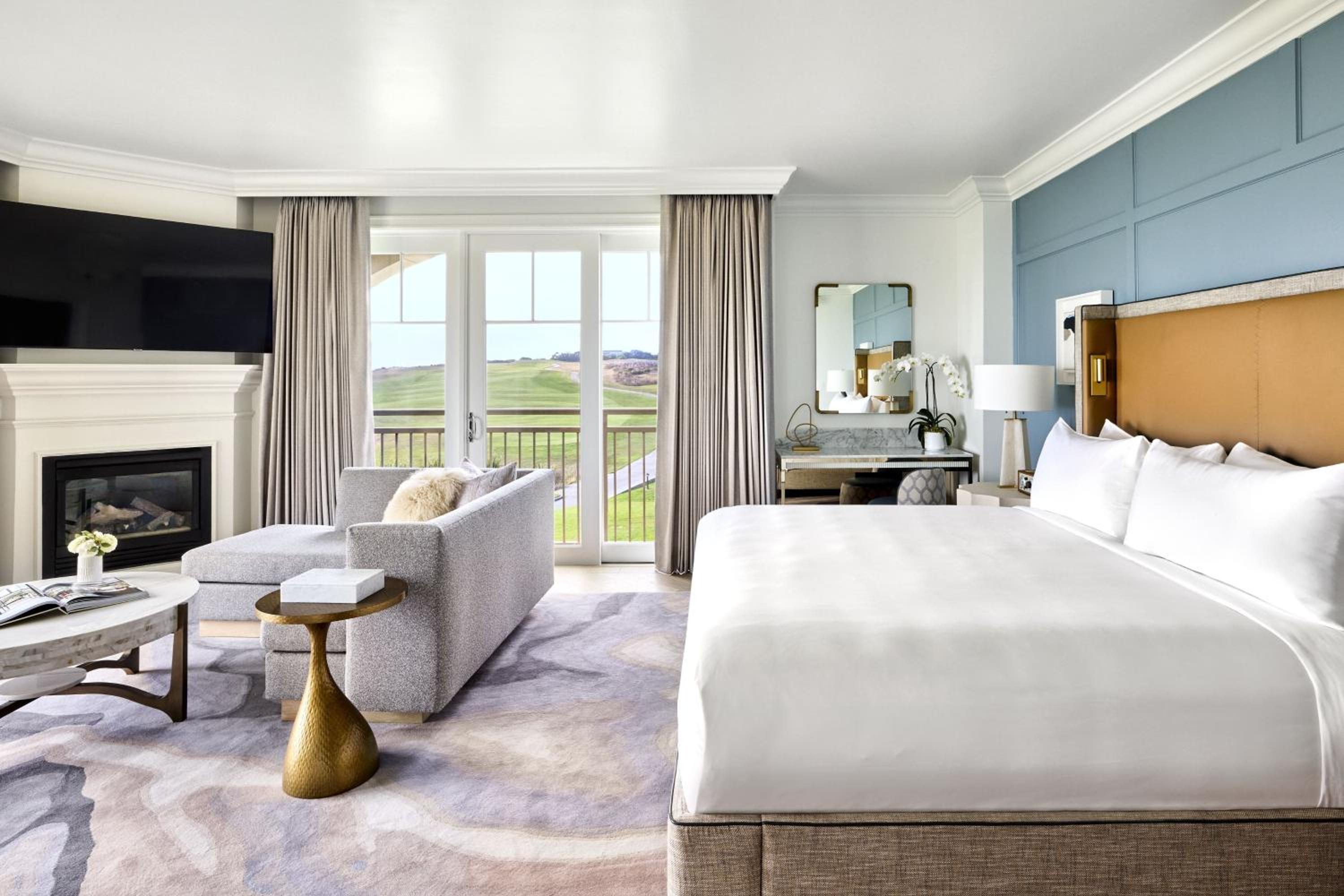 Luxury Suite - Photo 2