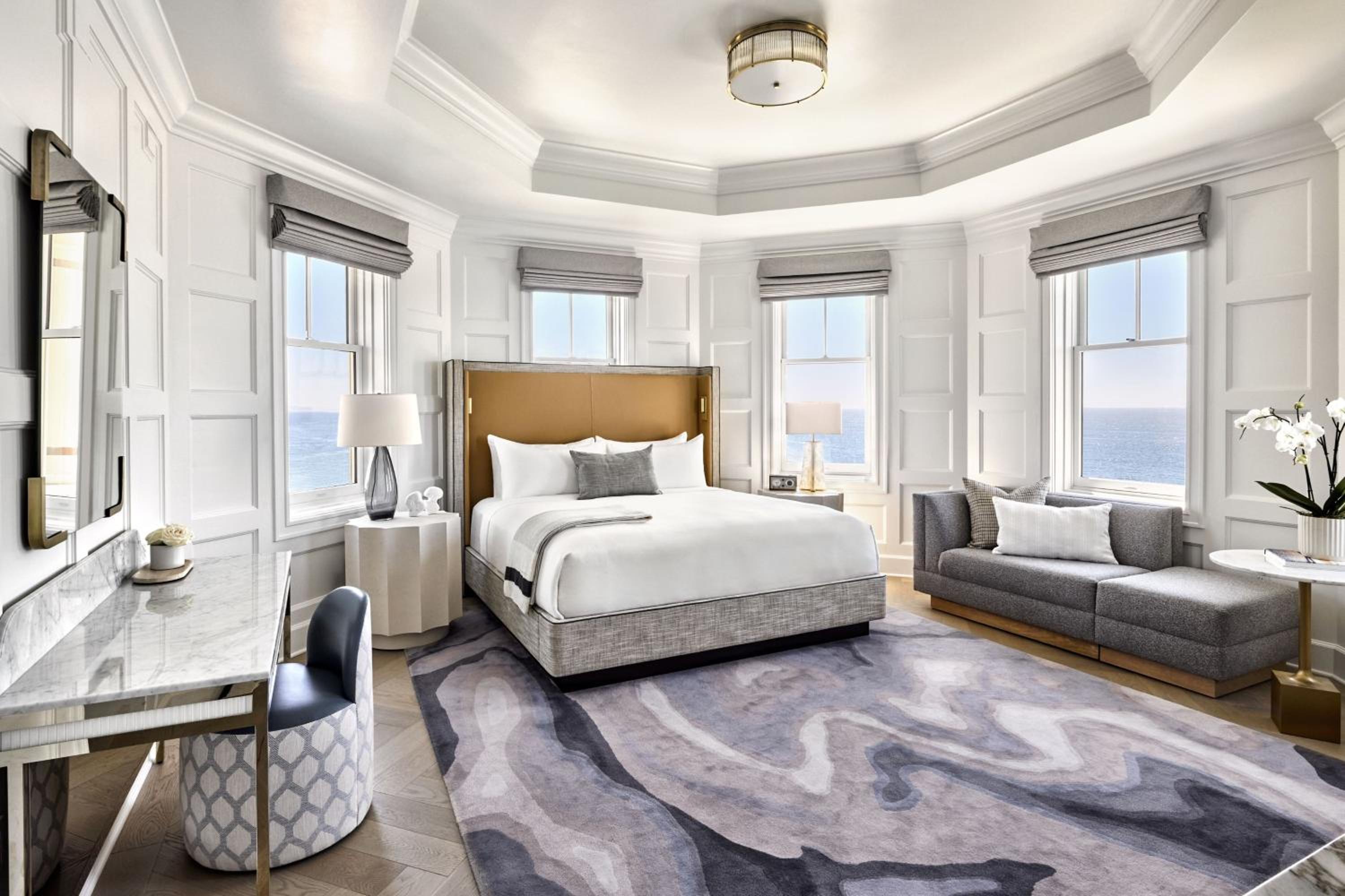 Signature Suite - Photo 1